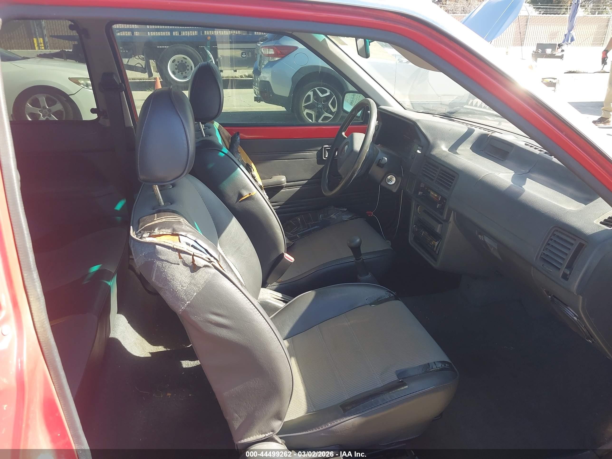 1989 Mazda 323   Red vin: JM1BF2327K0369182