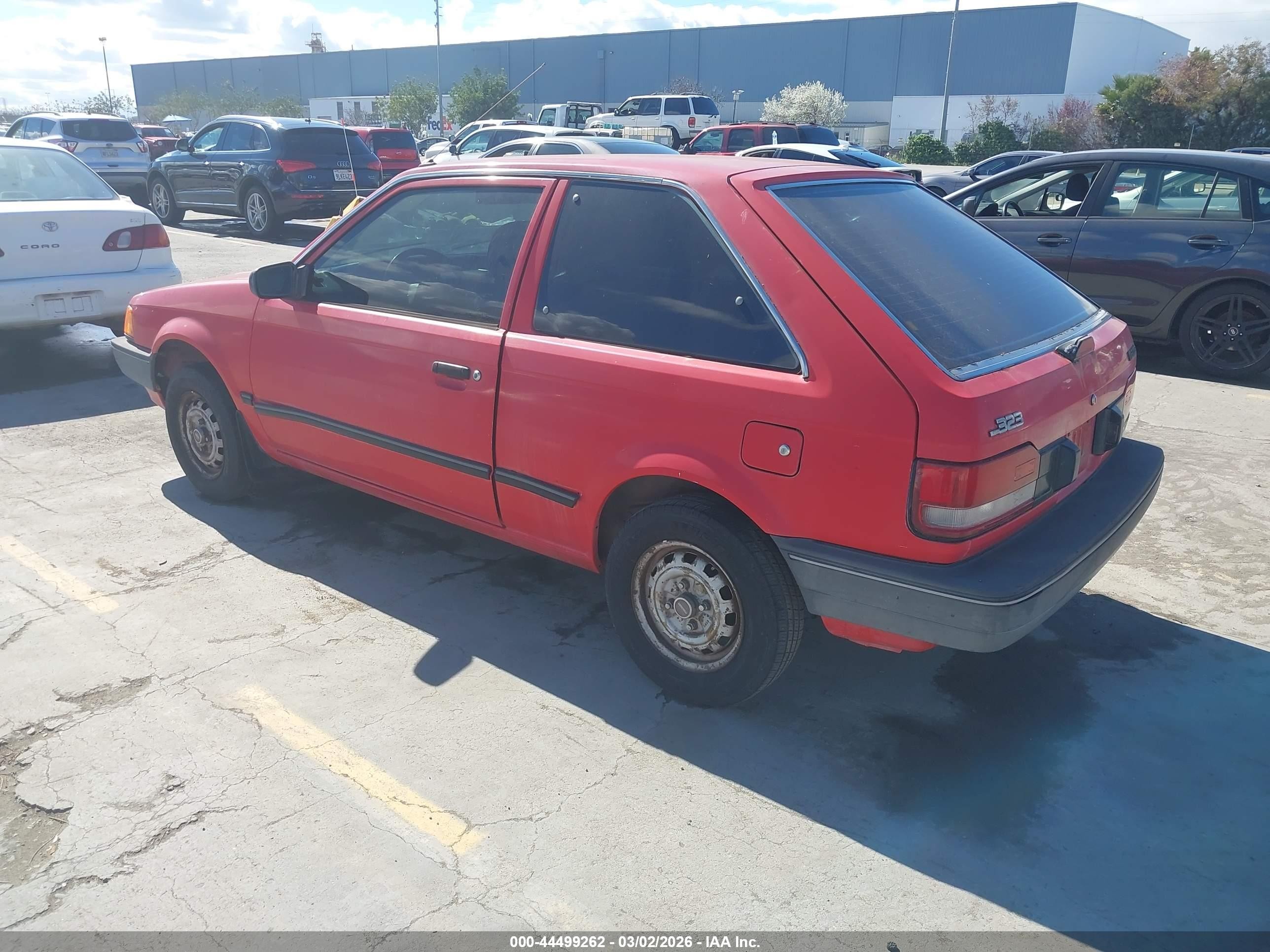 1989 Mazda 323   Red vin: JM1BF2327K0369182
