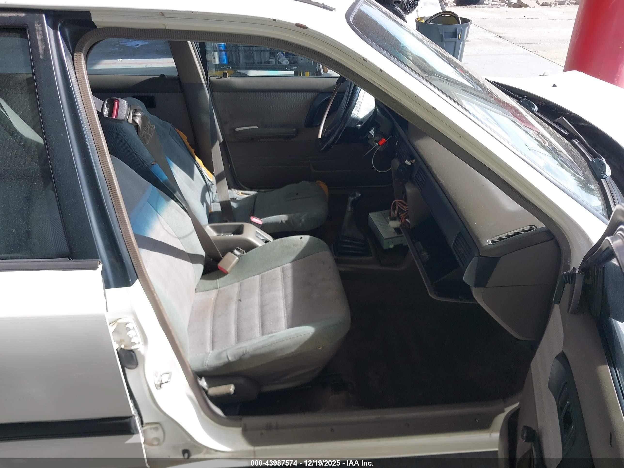 1994 Mazda Protege Dx White vin: JM1BG2244R0733813