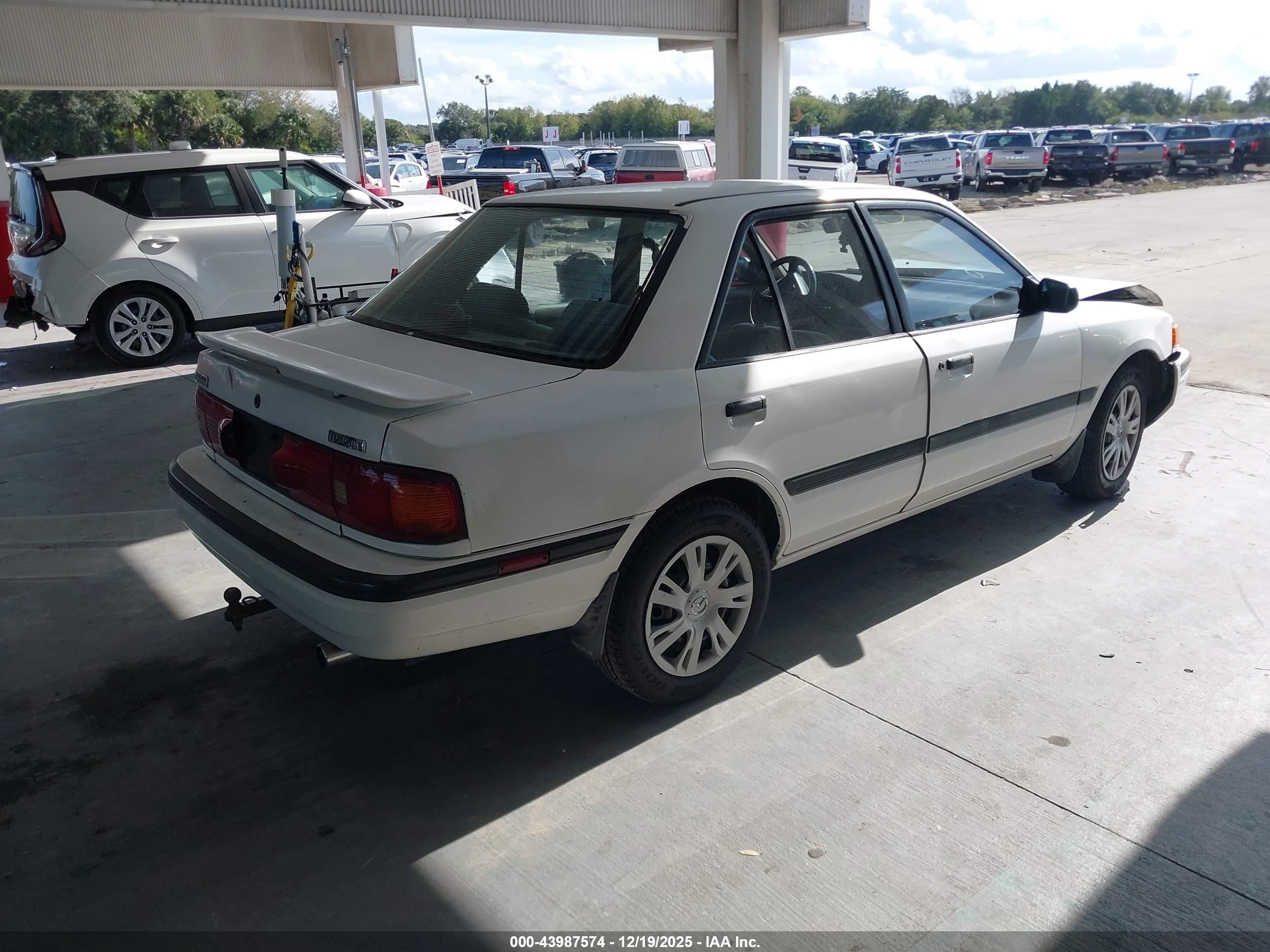 1994 Mazda Protege Dx White vin: JM1BG2244R0733813