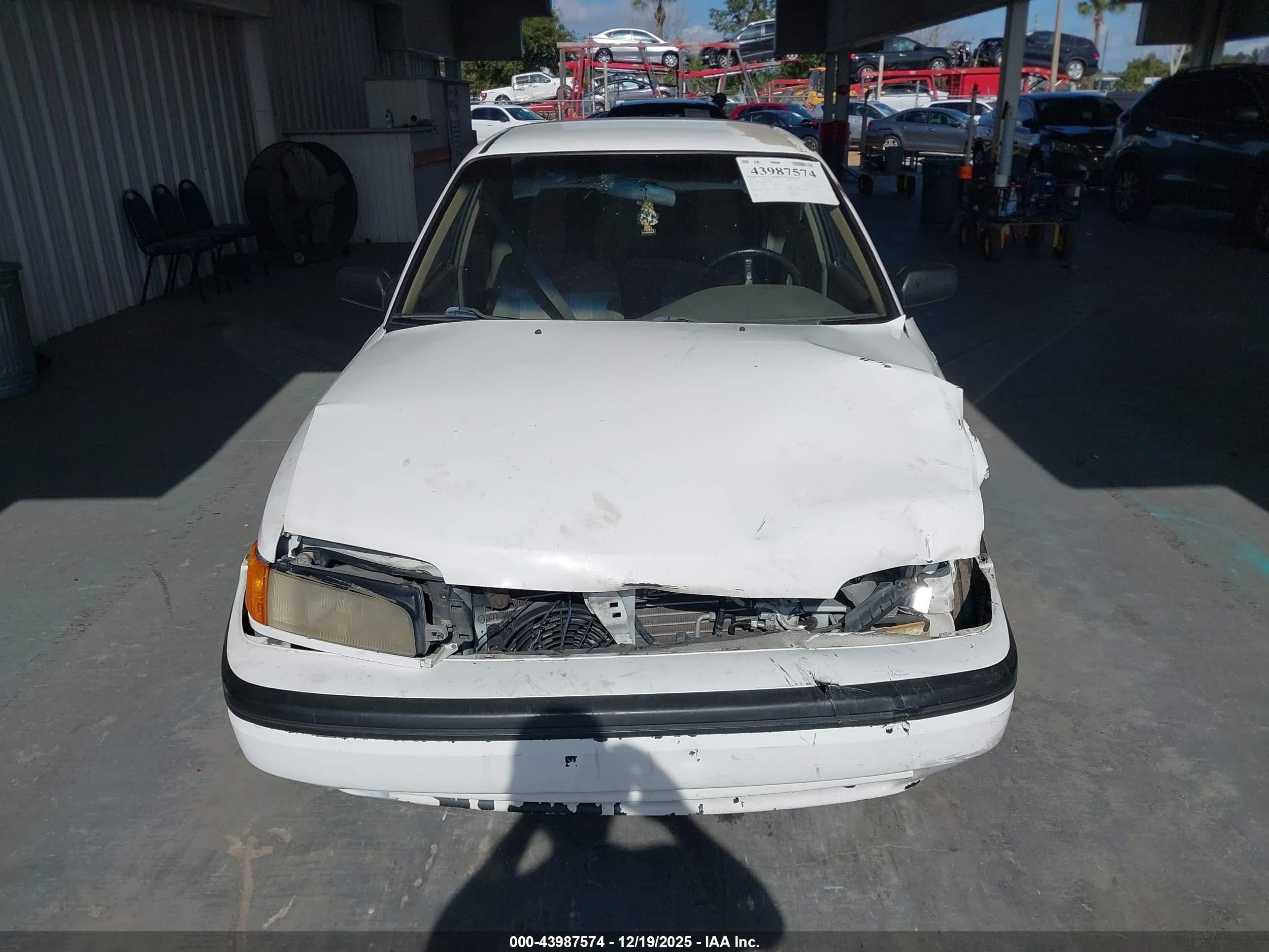 1994 Mazda Protege Dx White vin: JM1BG2244R0733813