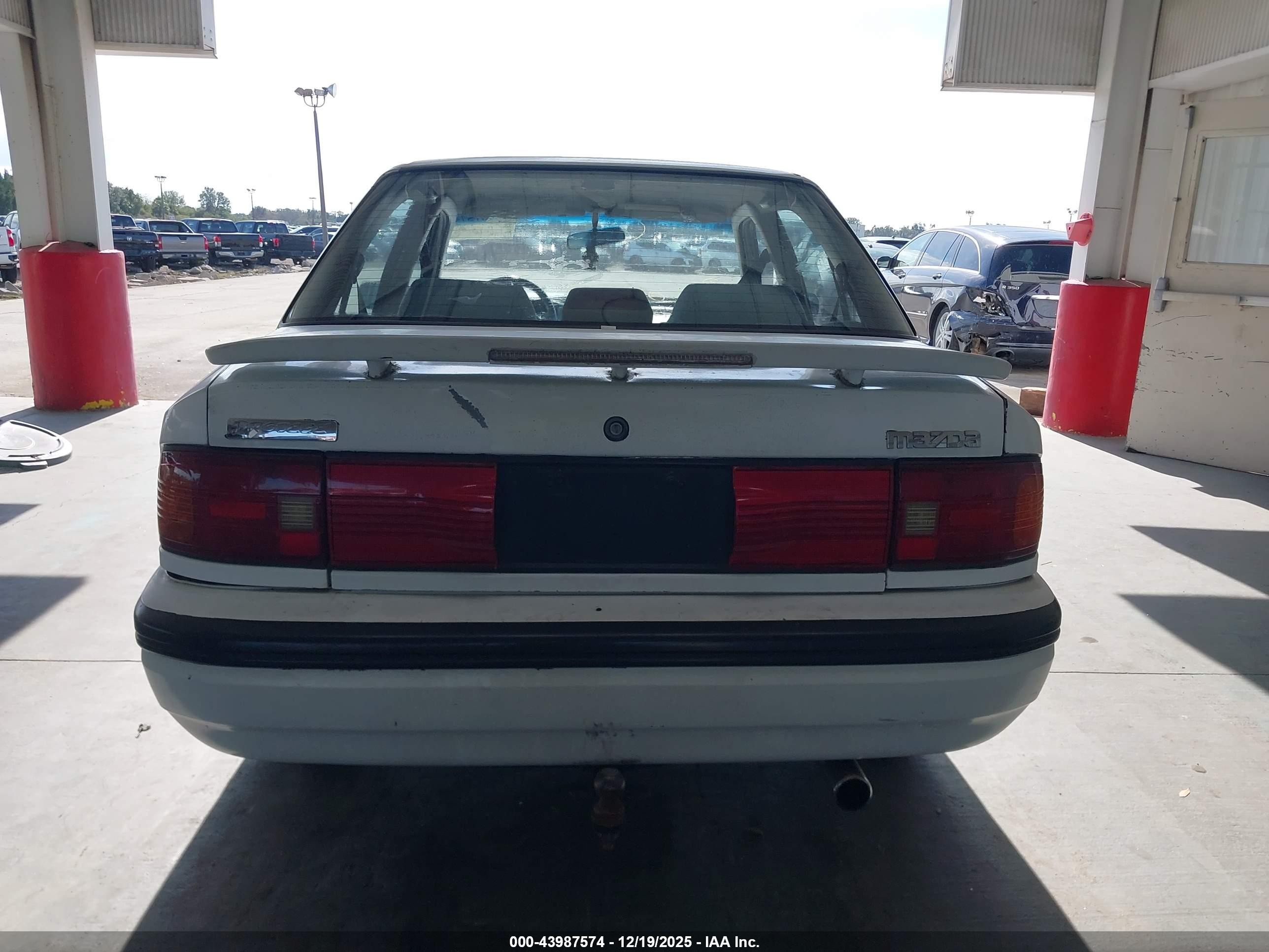 1994 Mazda Protege Dx White vin: JM1BG2244R0733813