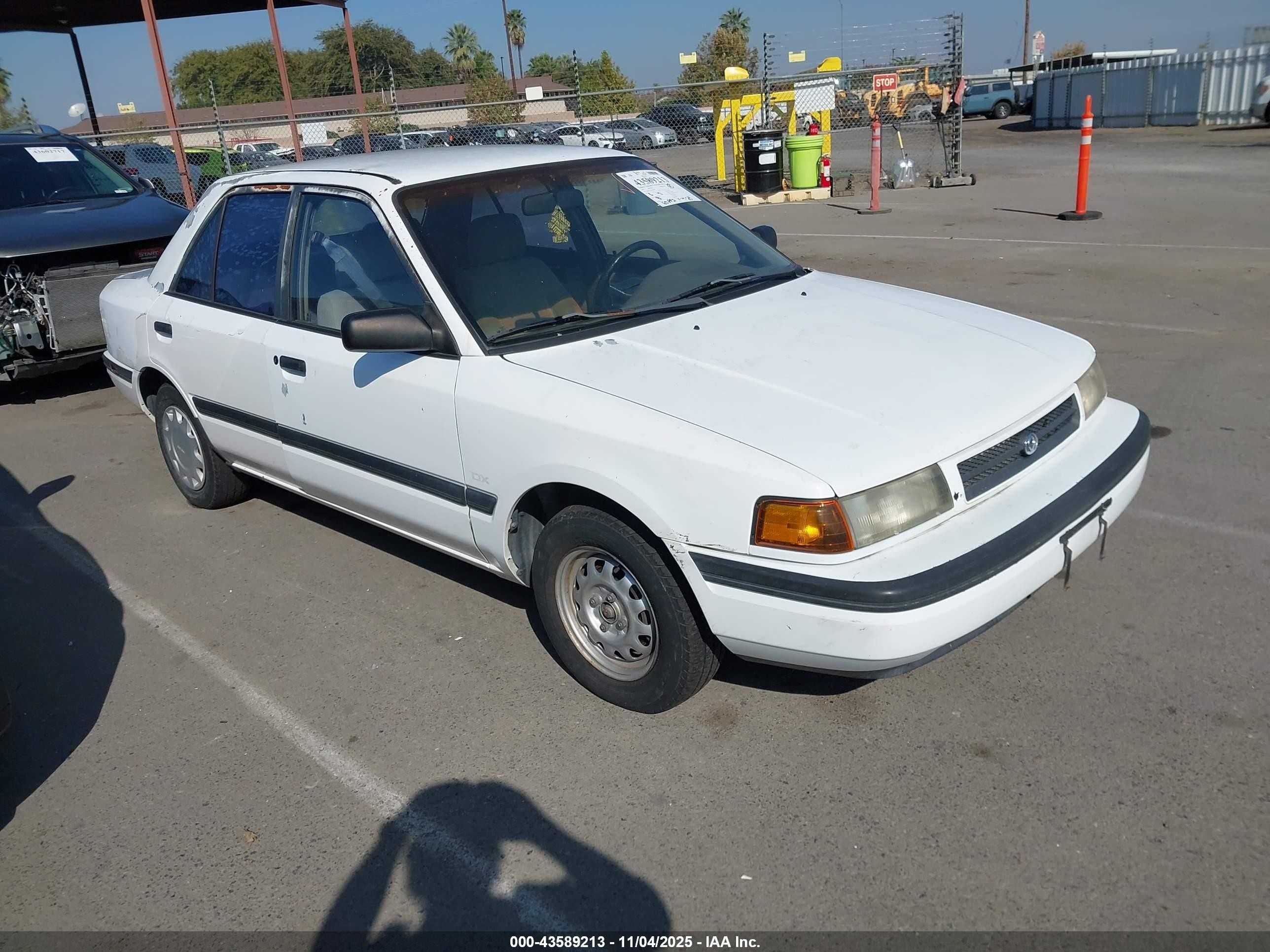 1993 Mazda Protege Dx White vin: JM1BG224XP0598155
