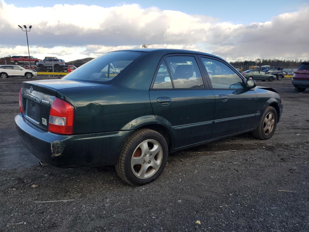 2000 Mazda Protege Es Green vin: JM1BJ2210Y0276679