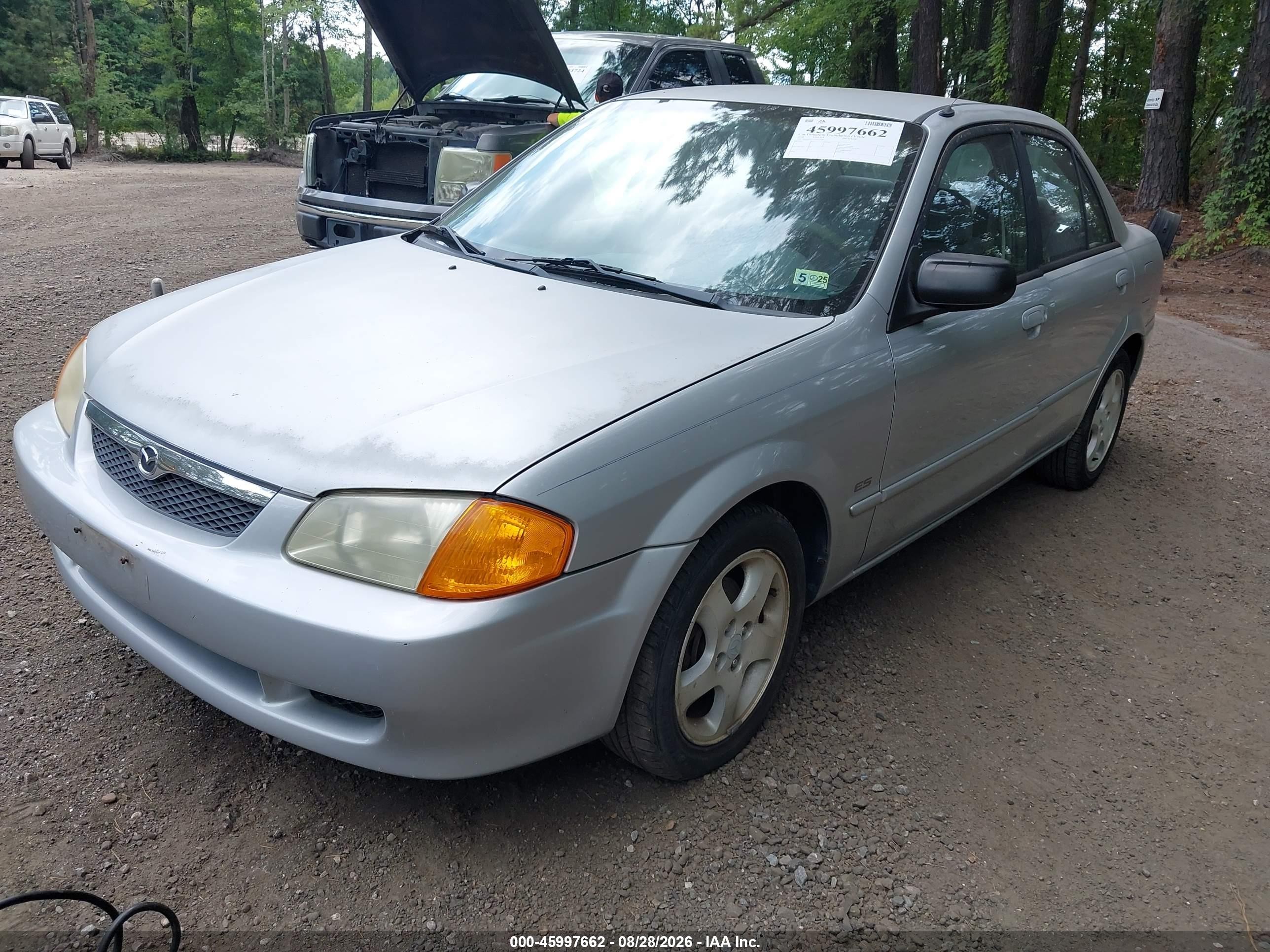 2000 Mazda Protege Es Silver vin: JM1BJ2212Y0291748
