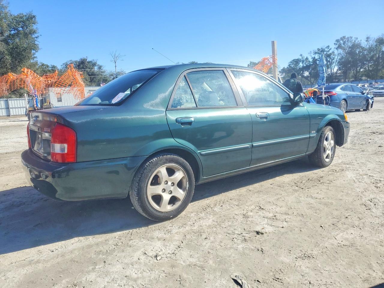 2000 Mazda Protege Es Green vin: JM1BJ2217Y0258342