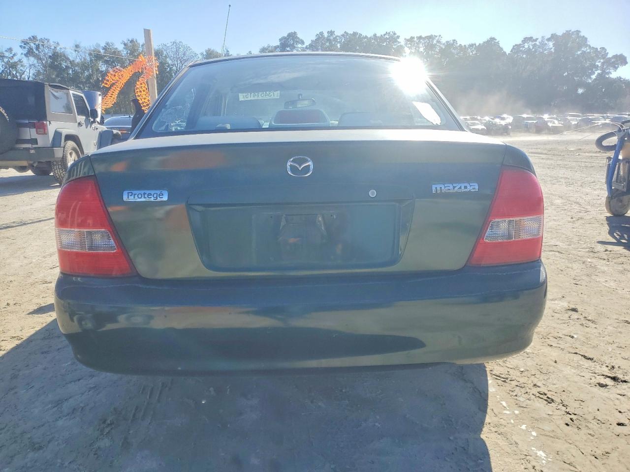2000 Mazda Protege Es Green vin: JM1BJ2217Y0258342