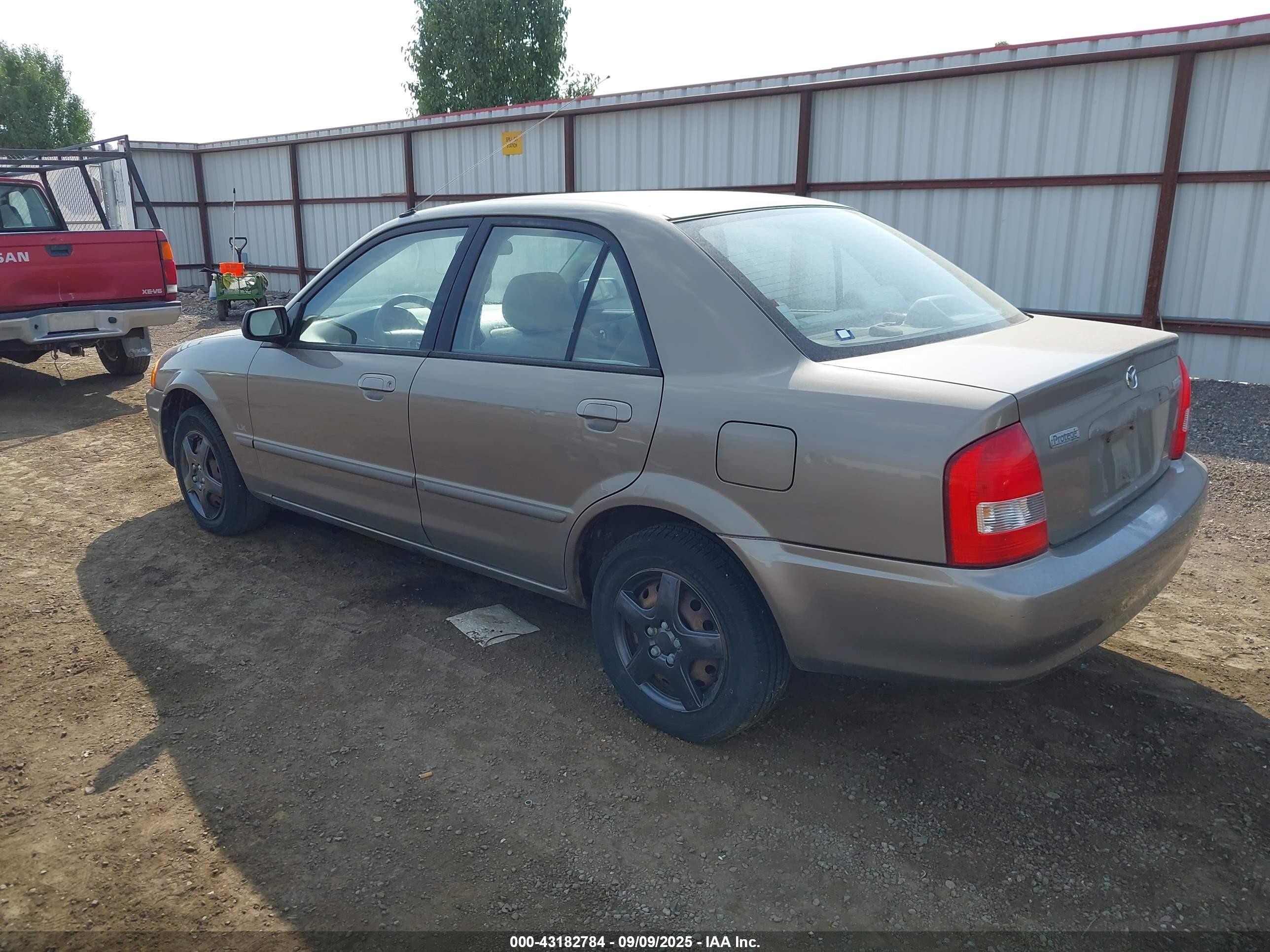 2000 Mazda Protege Dx/lx Champagne vin: JM1BJ2220Y0229709