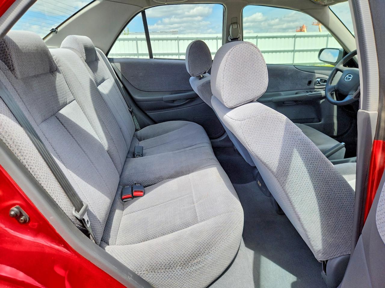 2000 Mazda Protege Dx Red vin: JM1BJ2221Y0217570