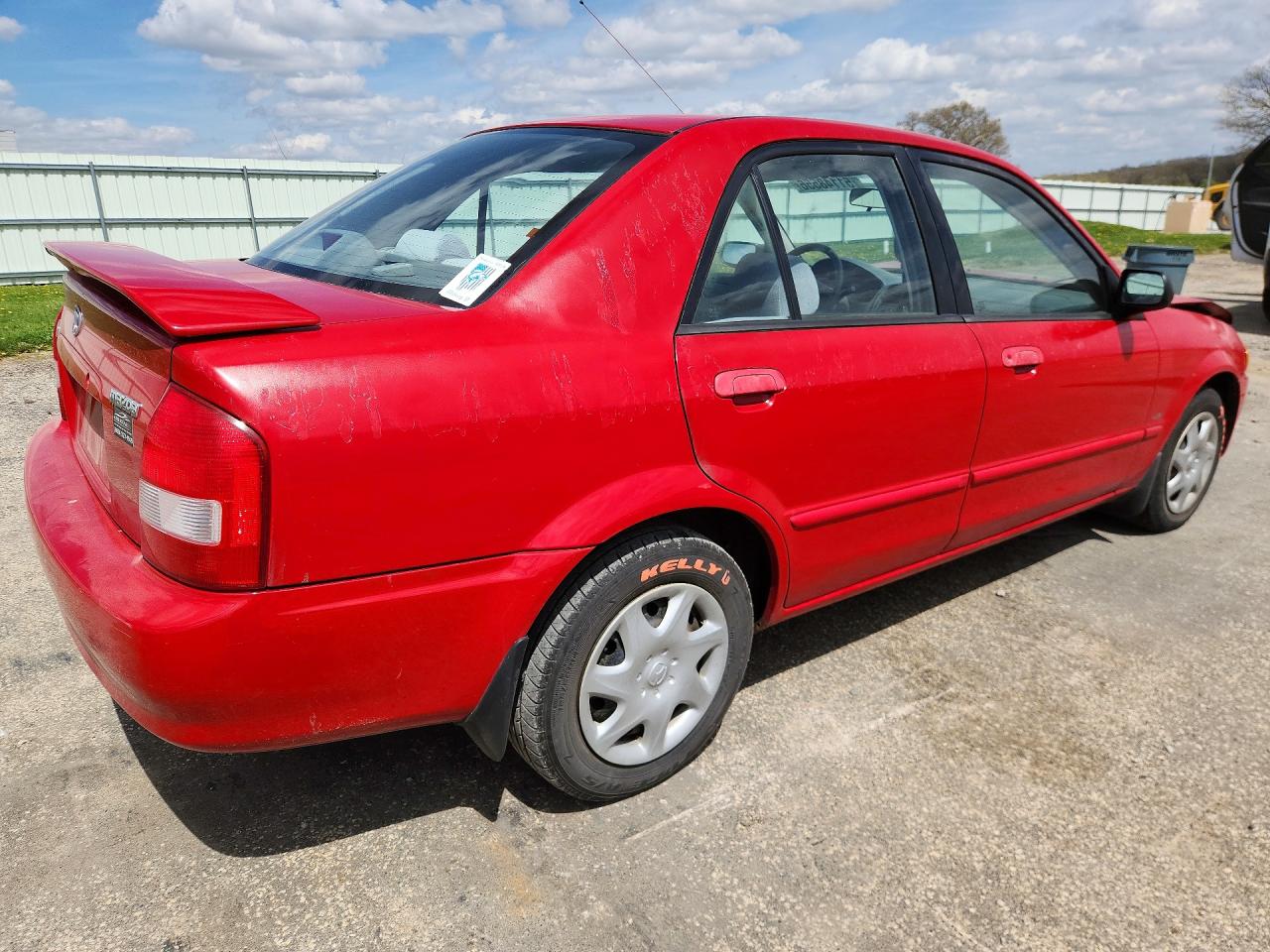 2000 Mazda Protege Dx Red vin: JM1BJ2221Y0217570