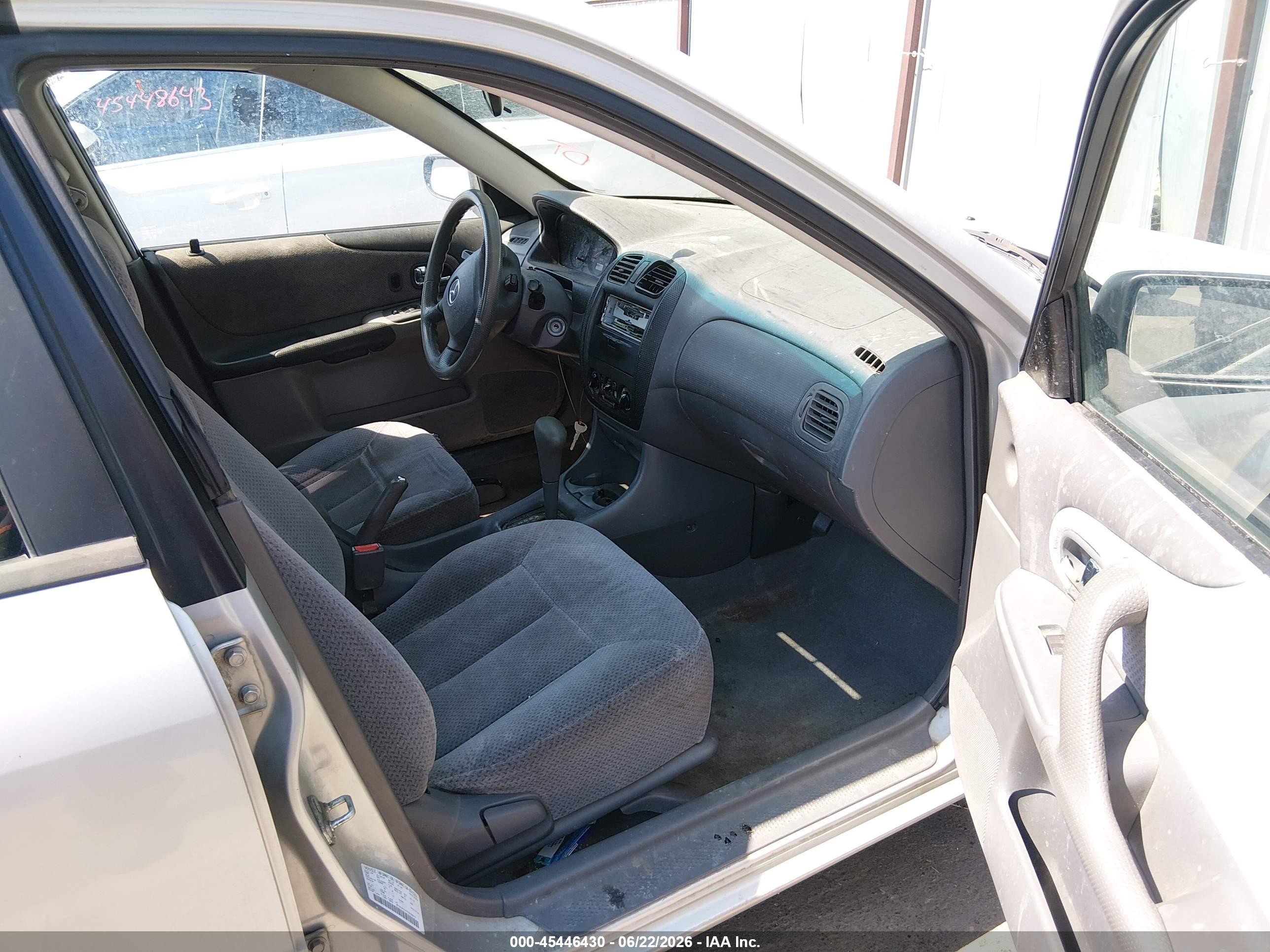 2000 Mazda Protege Dx/lx Silver vin: JM1BJ2224Y0238977