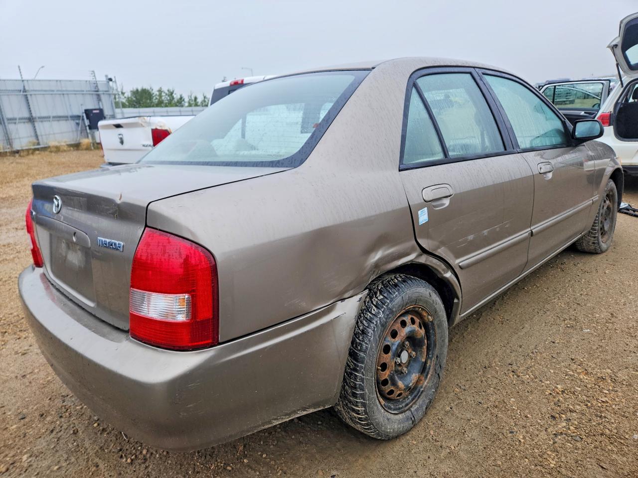 1999 Mazda Protege Dx Brown vin: JM1BJ2225X0117745