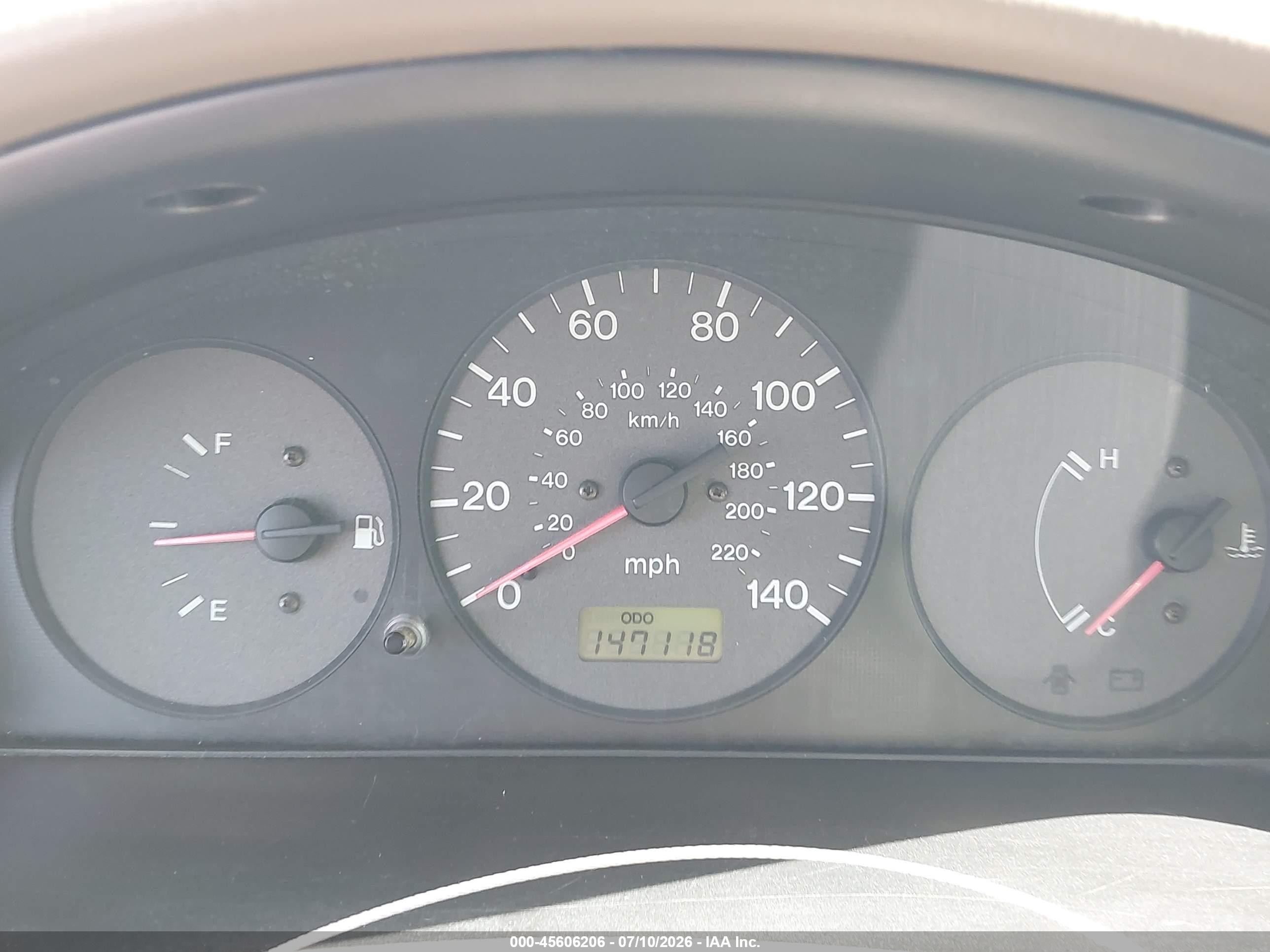 1999 Mazda Protege Dx/lx Белый vin: JM1BJ2225X0133881