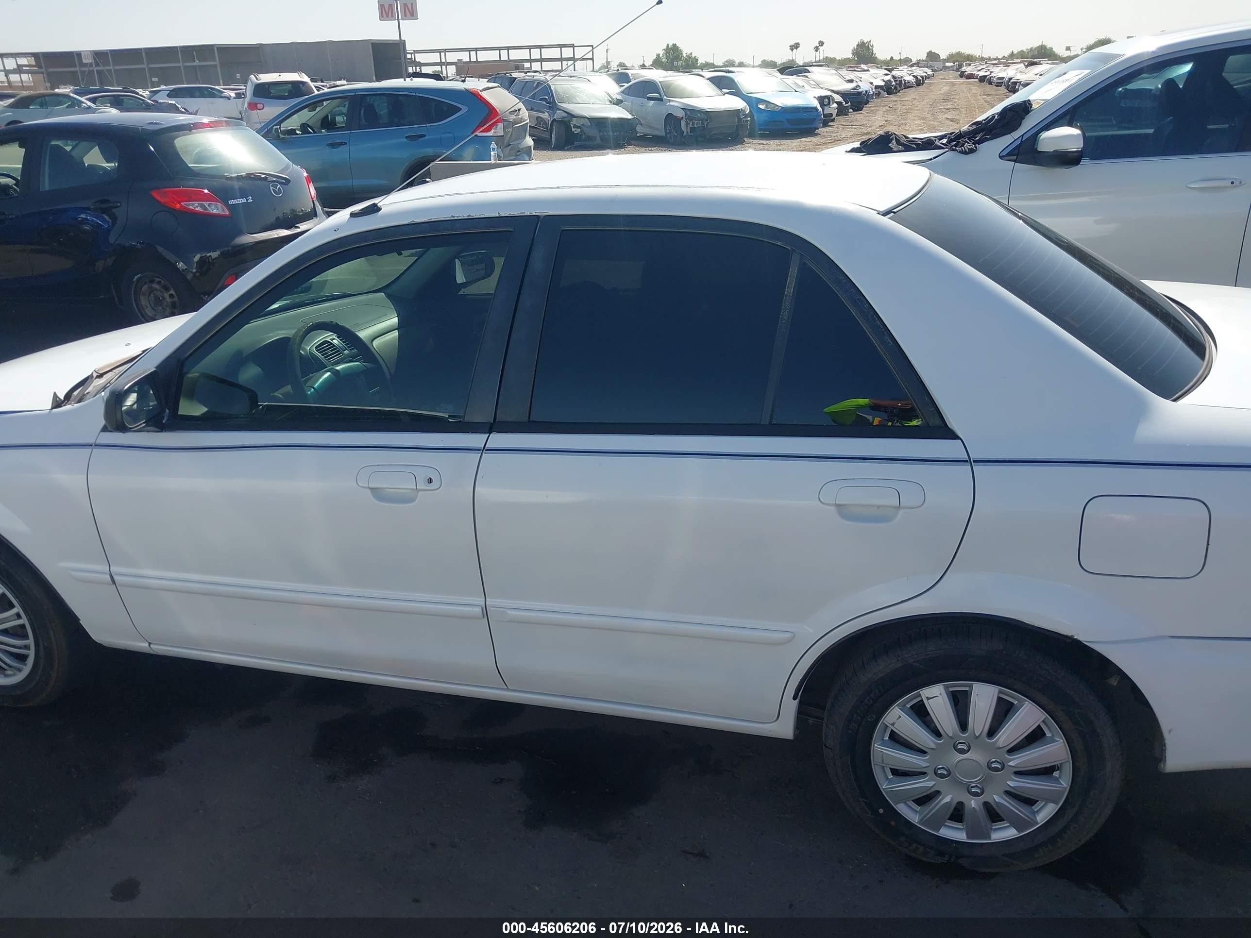 1999 Mazda Protege Dx/lx Белый vin: JM1BJ2225X0133881