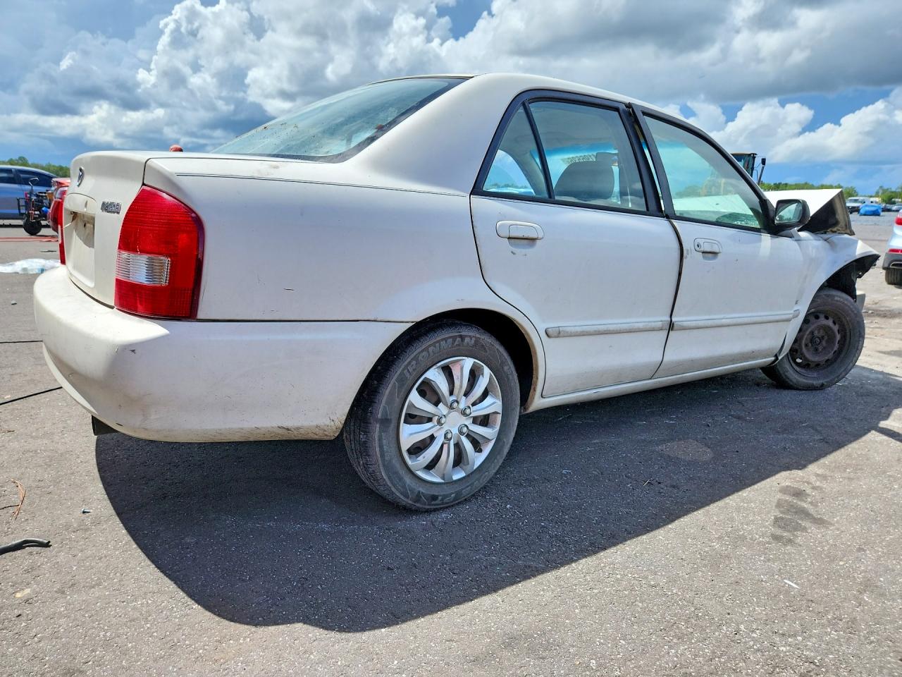 1999 Mazda Protege Dx White vin: JM1BJ2226X0169062