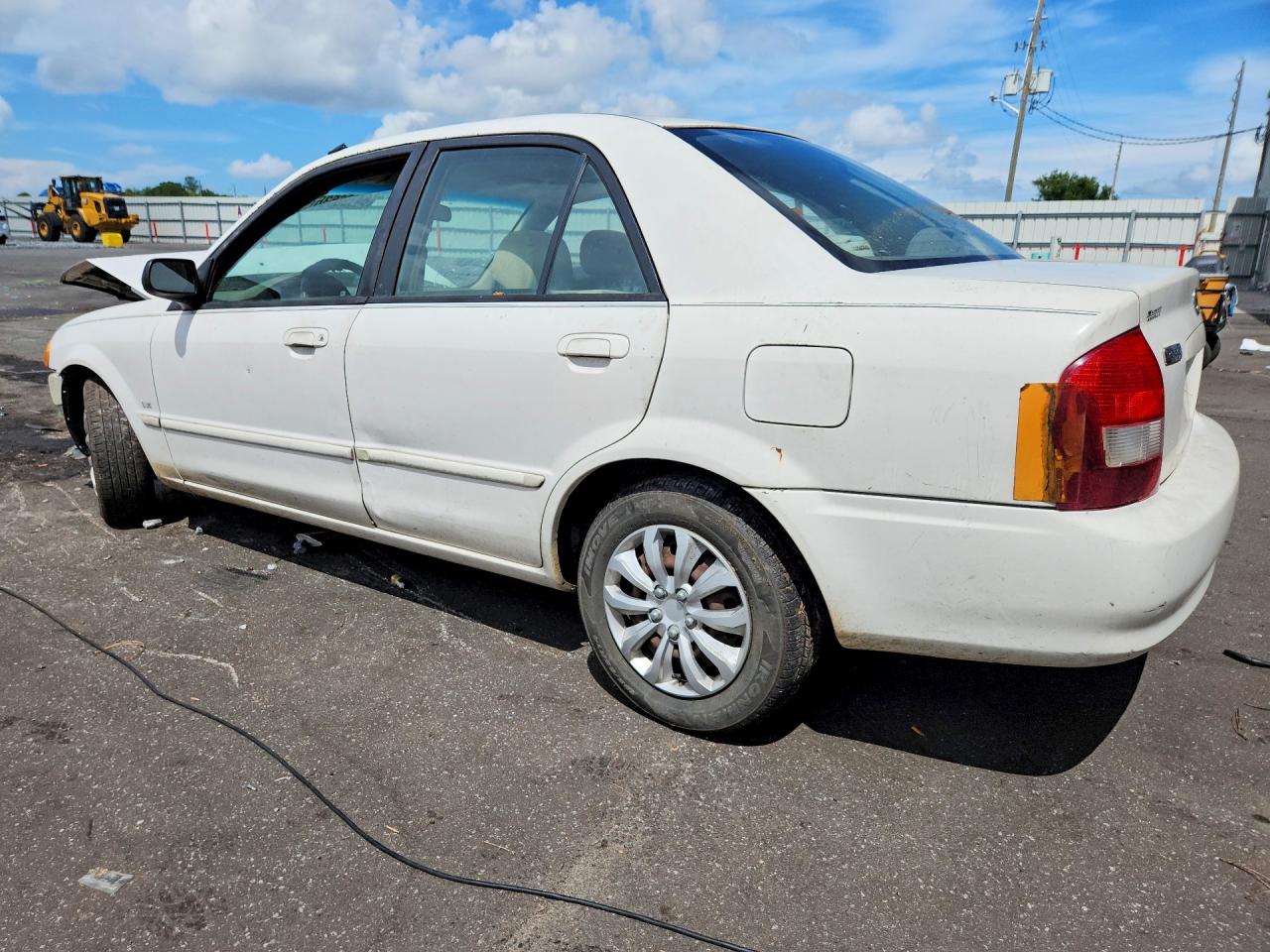 1999 Mazda Protege Dx White vin: JM1BJ2226X0169062