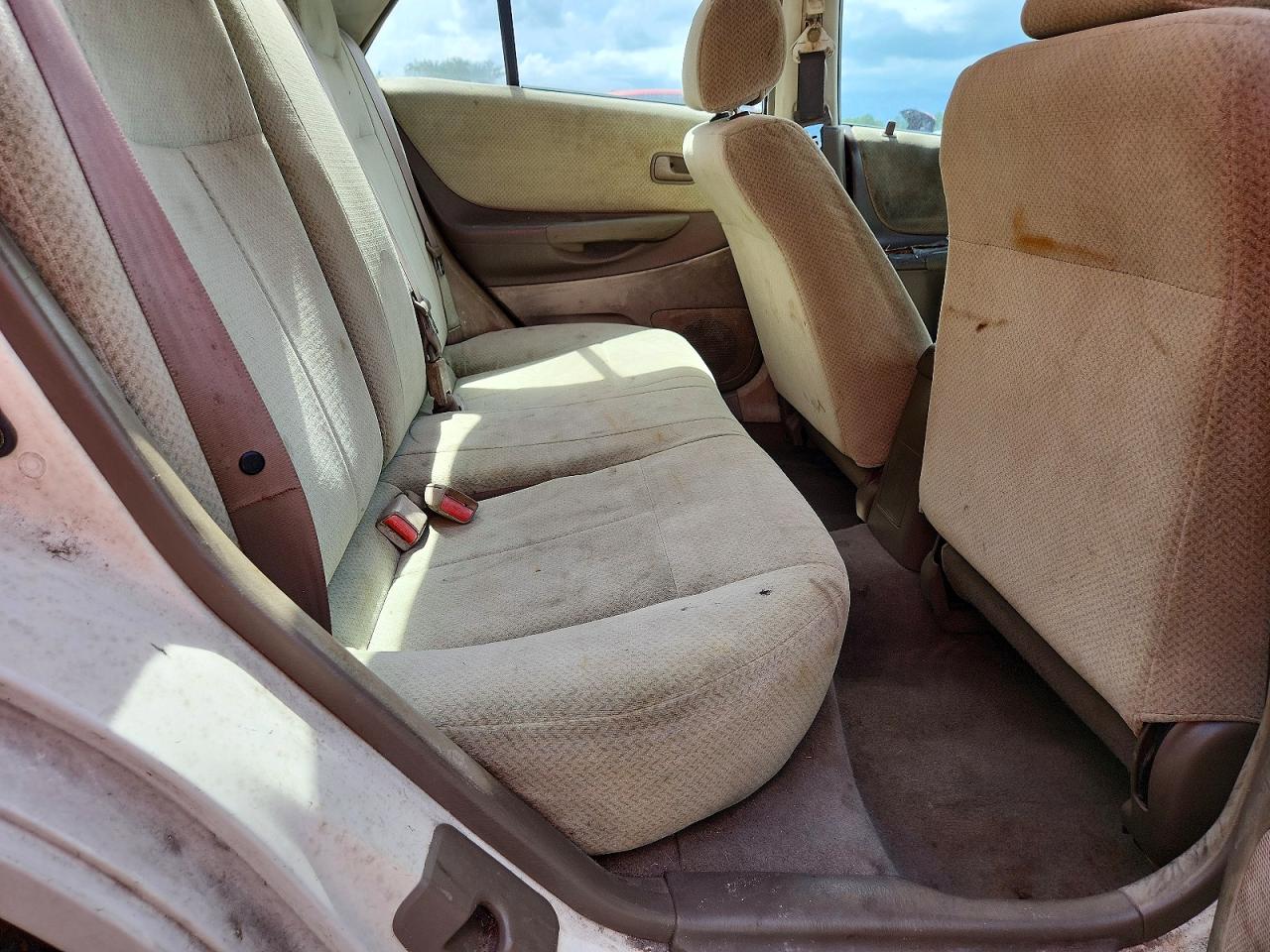 1999 Mazda Protege Dx White vin: JM1BJ2226X0169062