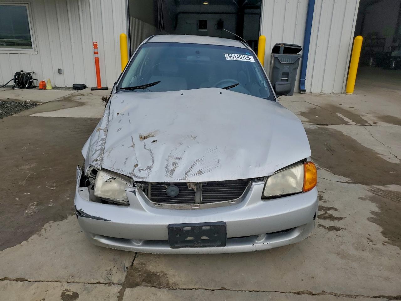 2000 Mazda Protege Dx Silver vin: JM1BJ2226Y0295018
