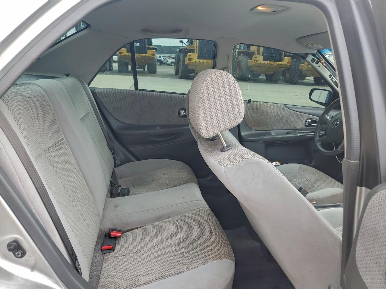 2000 Mazda Protege Dx Silver vin: JM1BJ2226Y0295018