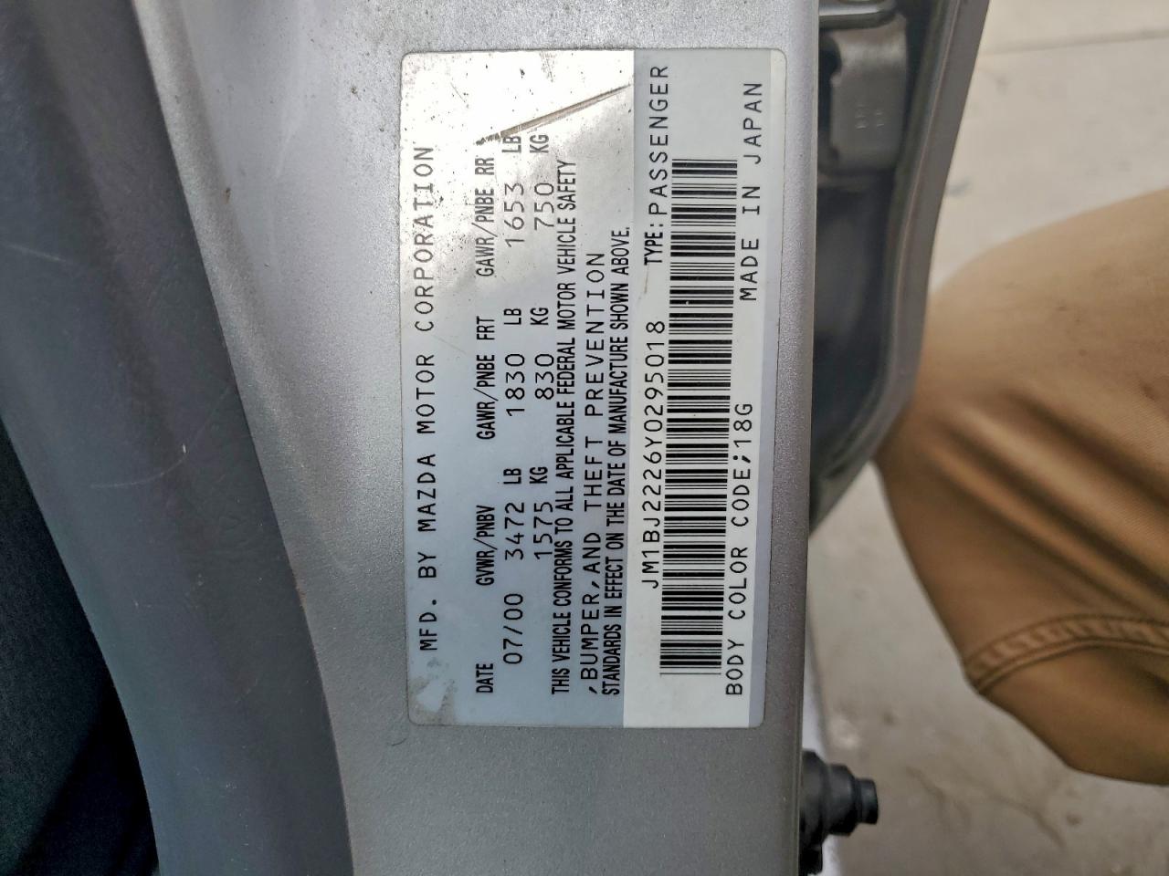 2000 Mazda Protege Dx Silver vin: JM1BJ2226Y0295018