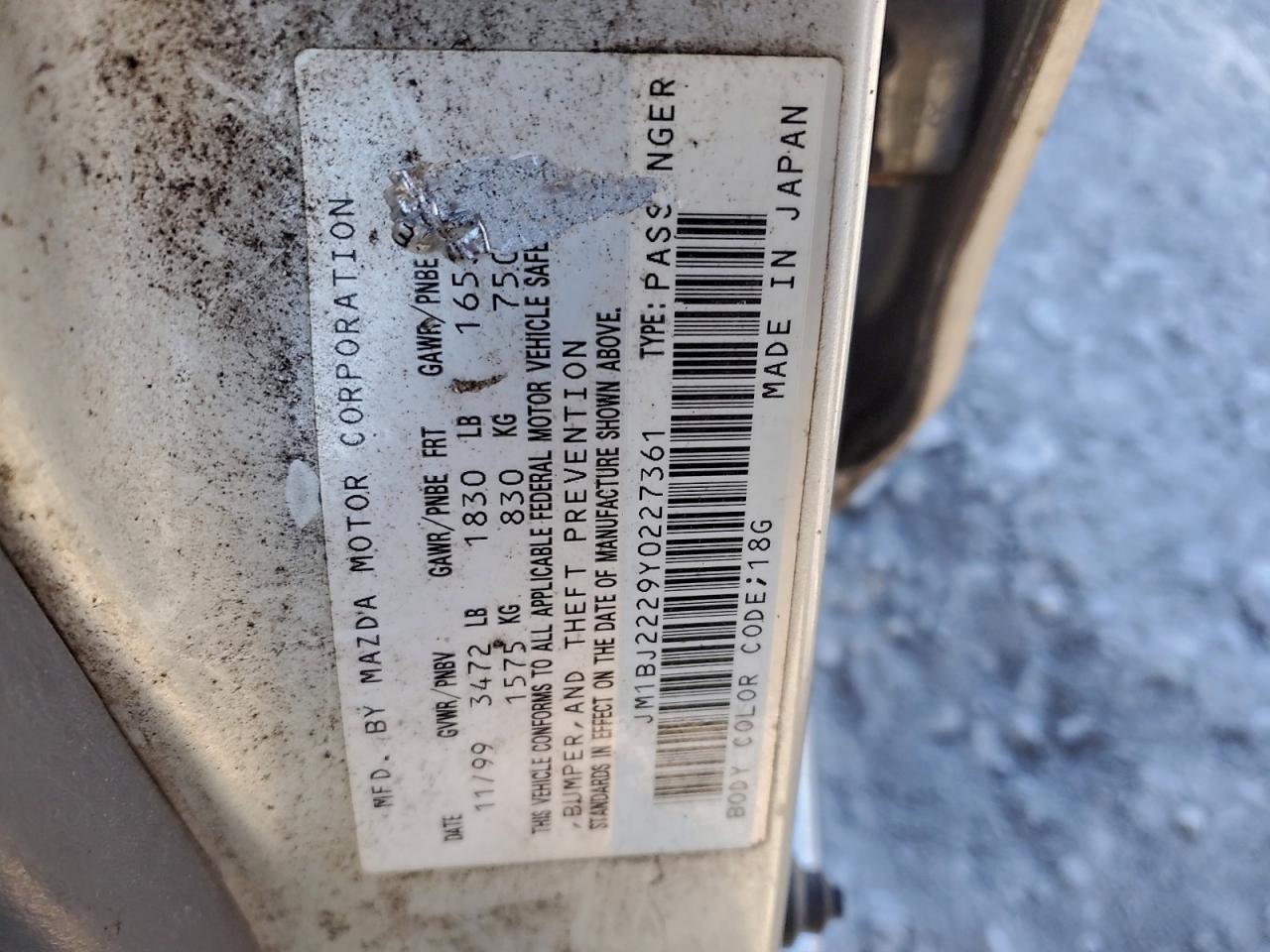 2000 Mazda Protege Dx Silver vin: JM1BJ2229Y0227361