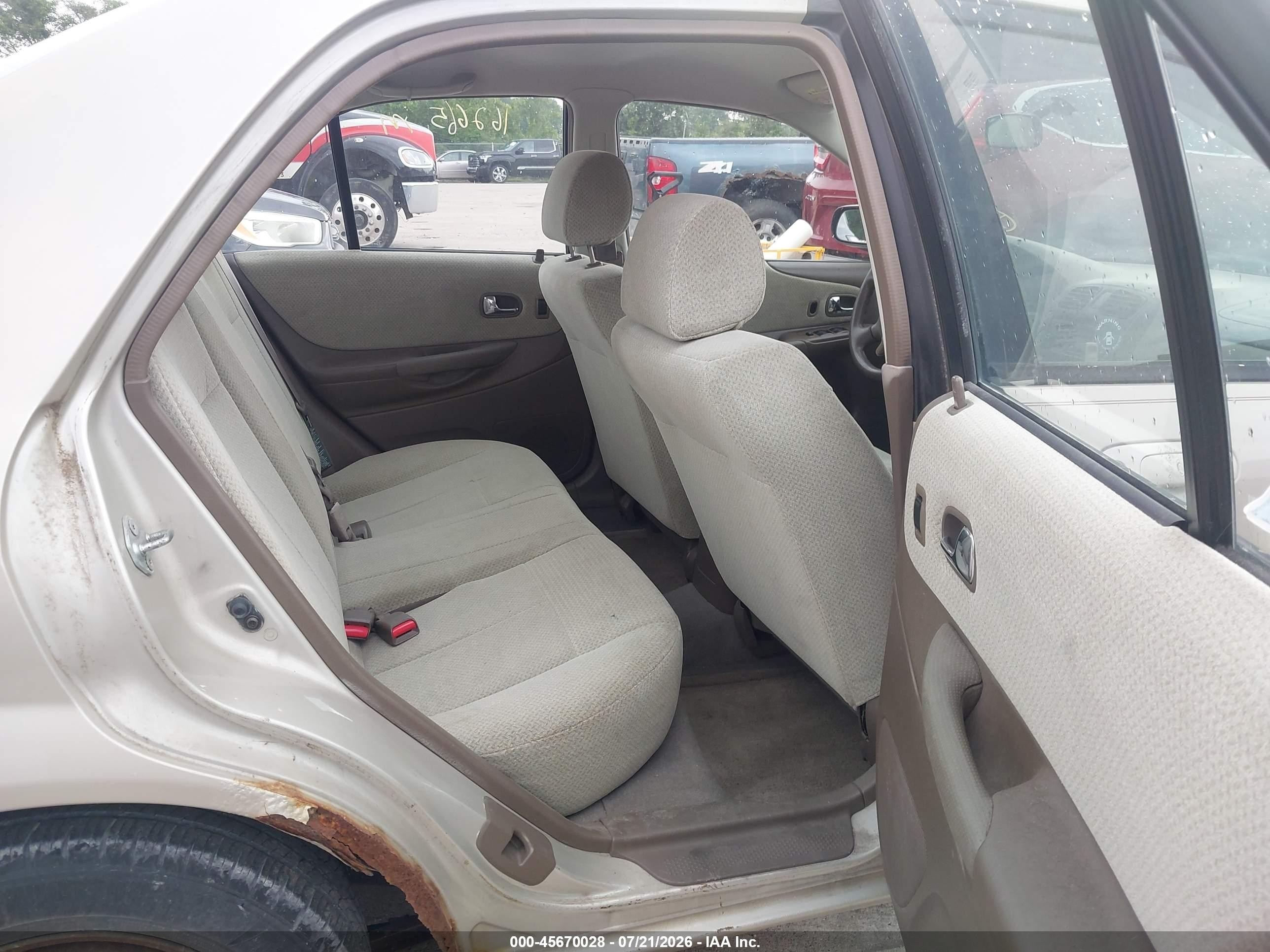 2000 Mazda Protege Dx/lx Золотой vin: JM1BJ222XY0294440