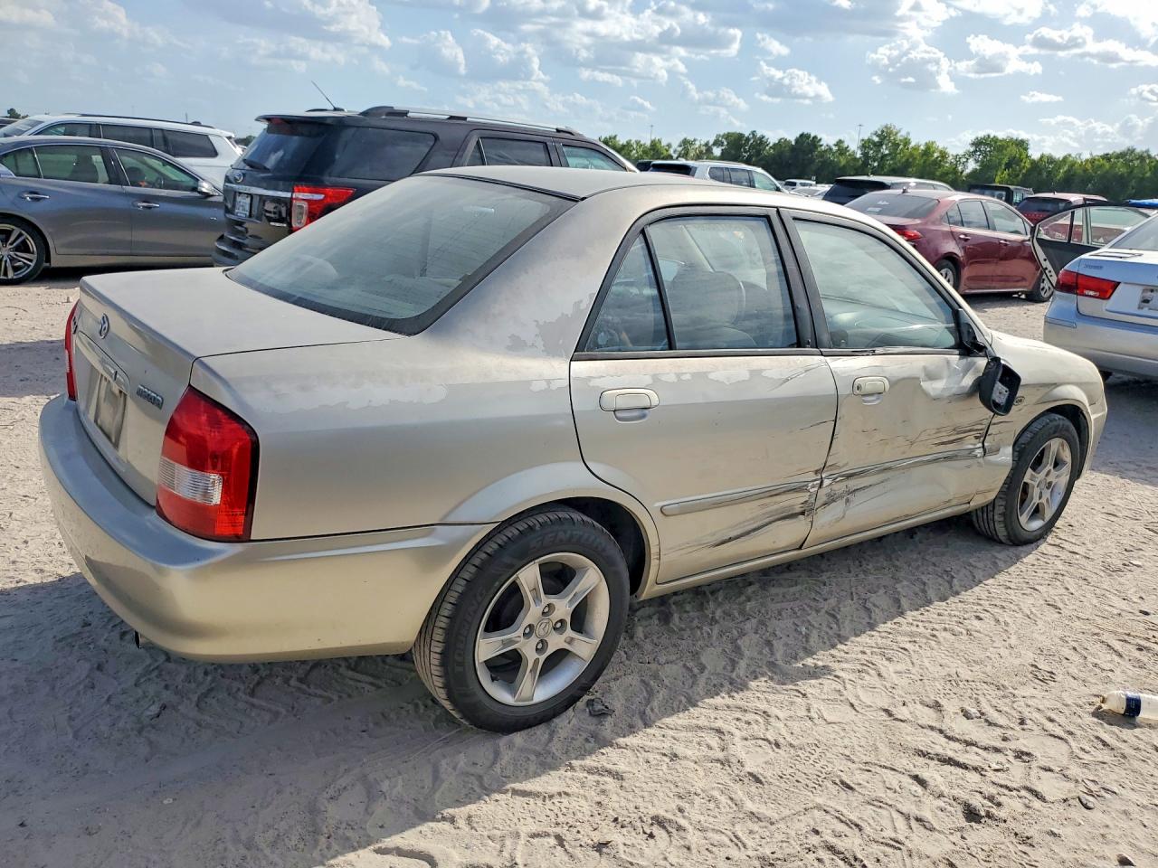 2003 Mazda Protege Dx Gold vin: JM1BJ225130191300