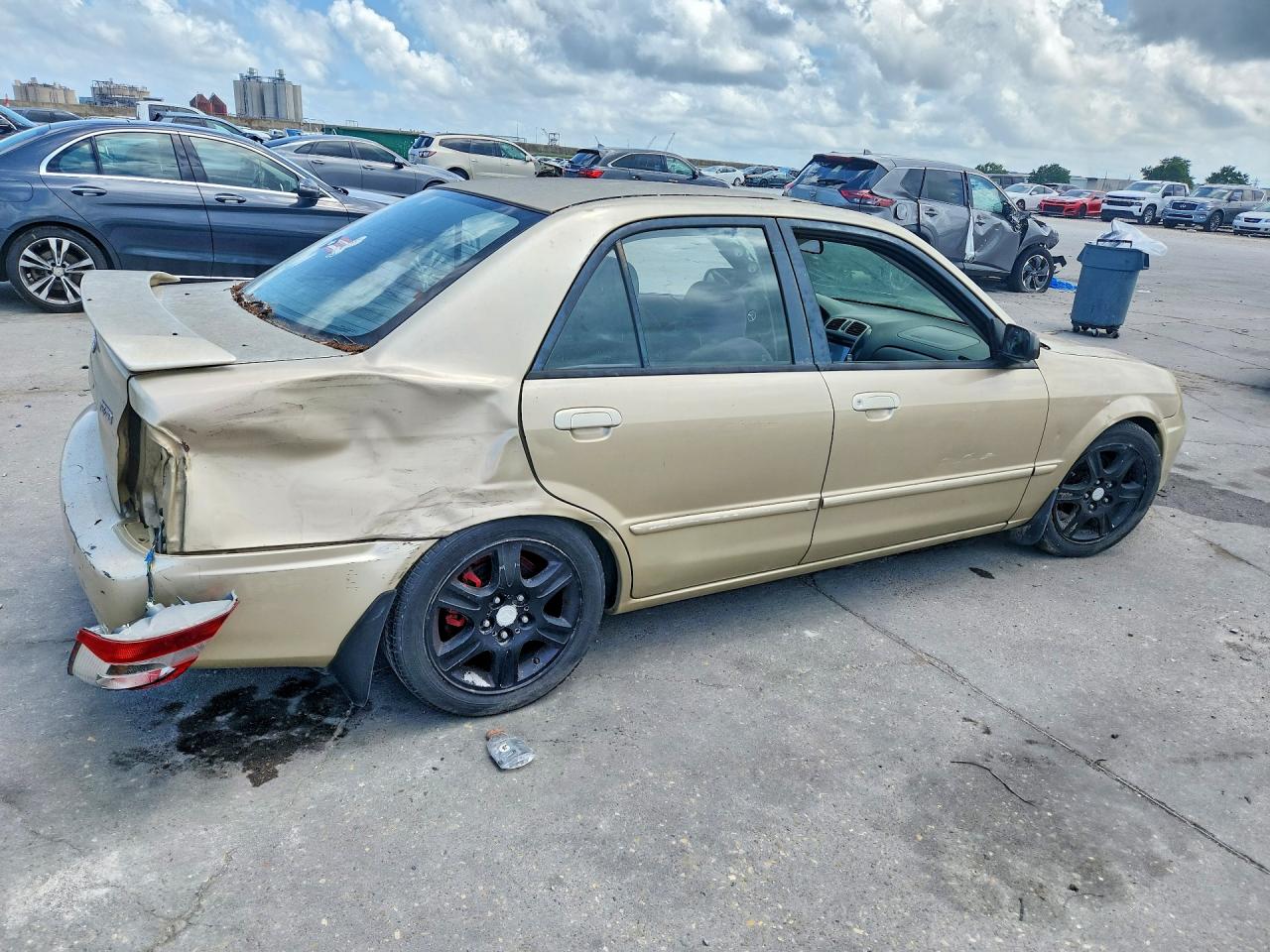 2001 Mazda Protege Lx Cream vin: JM1BJ225310415020