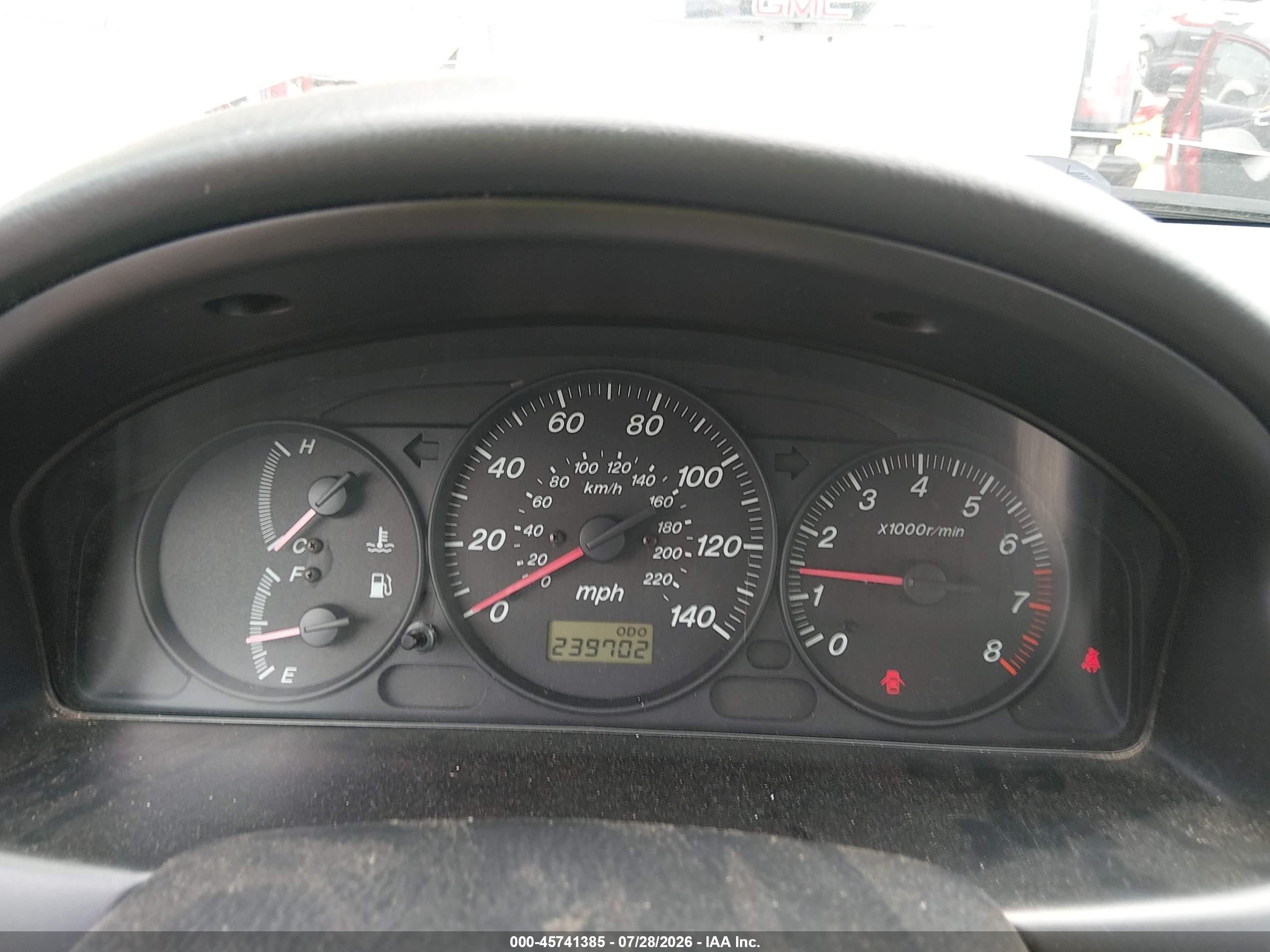 2001 Mazda Protege Es/lx Серебряный vin: JM1BJ225410476781