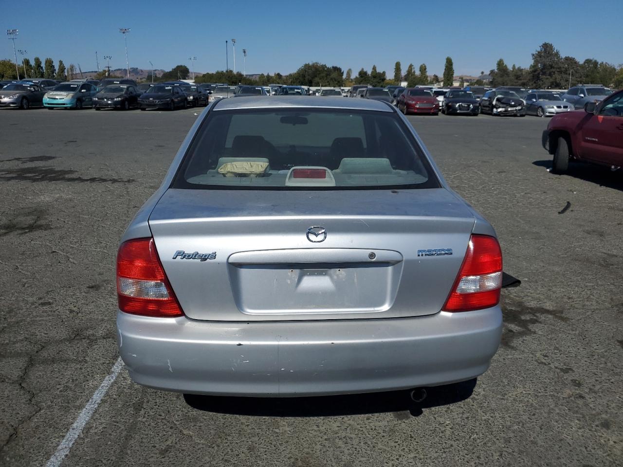 2002 Mazda Protege Dx Silver vin: JM1BJ225520556303