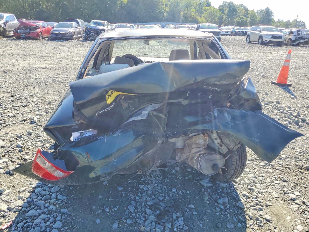 2002 Mazda Protege Dx Зеленый vin: JM1BJ225720637013