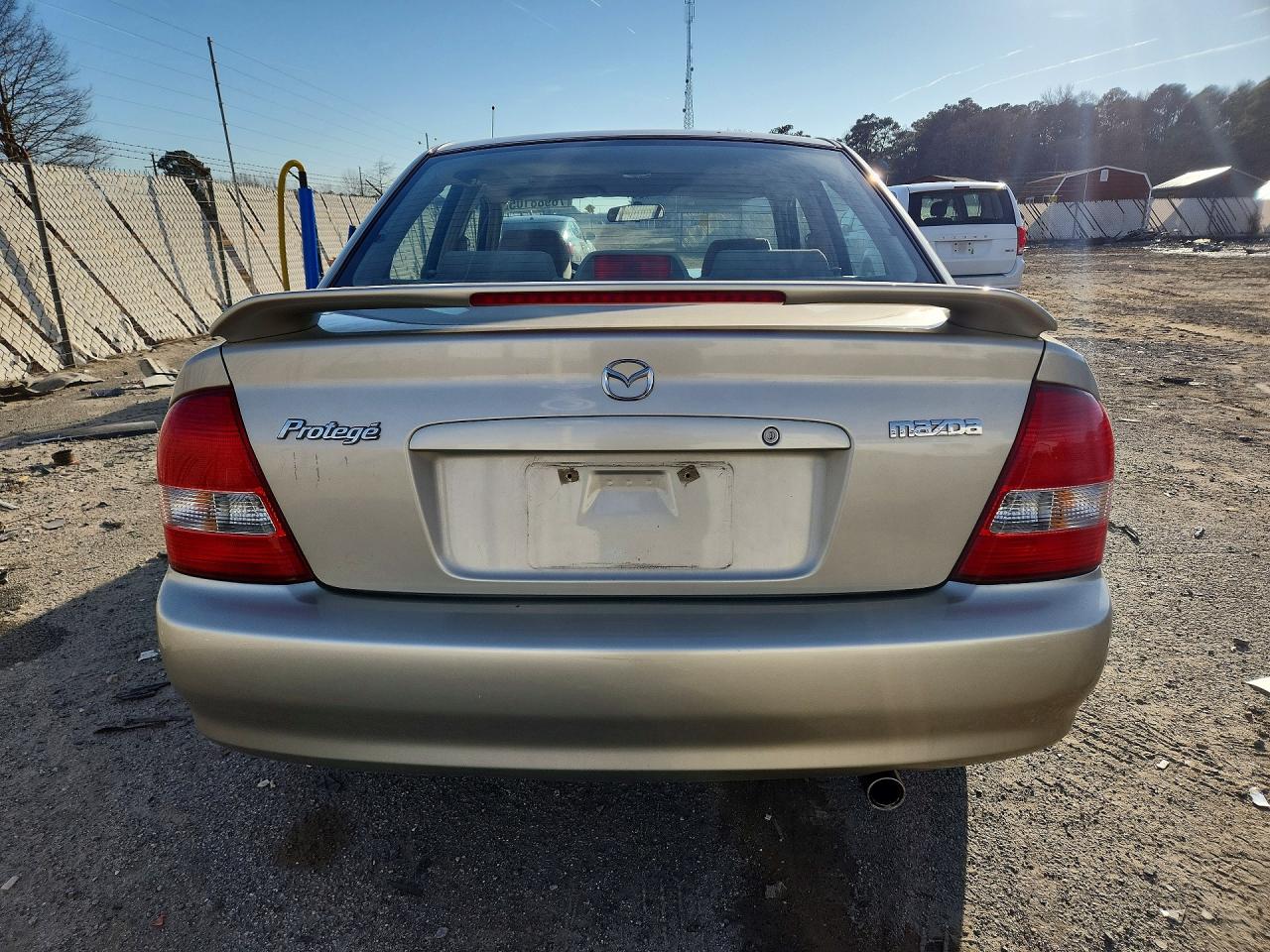 2003 Mazda Protege Dx Золотой vin: JM1BJ225830108526