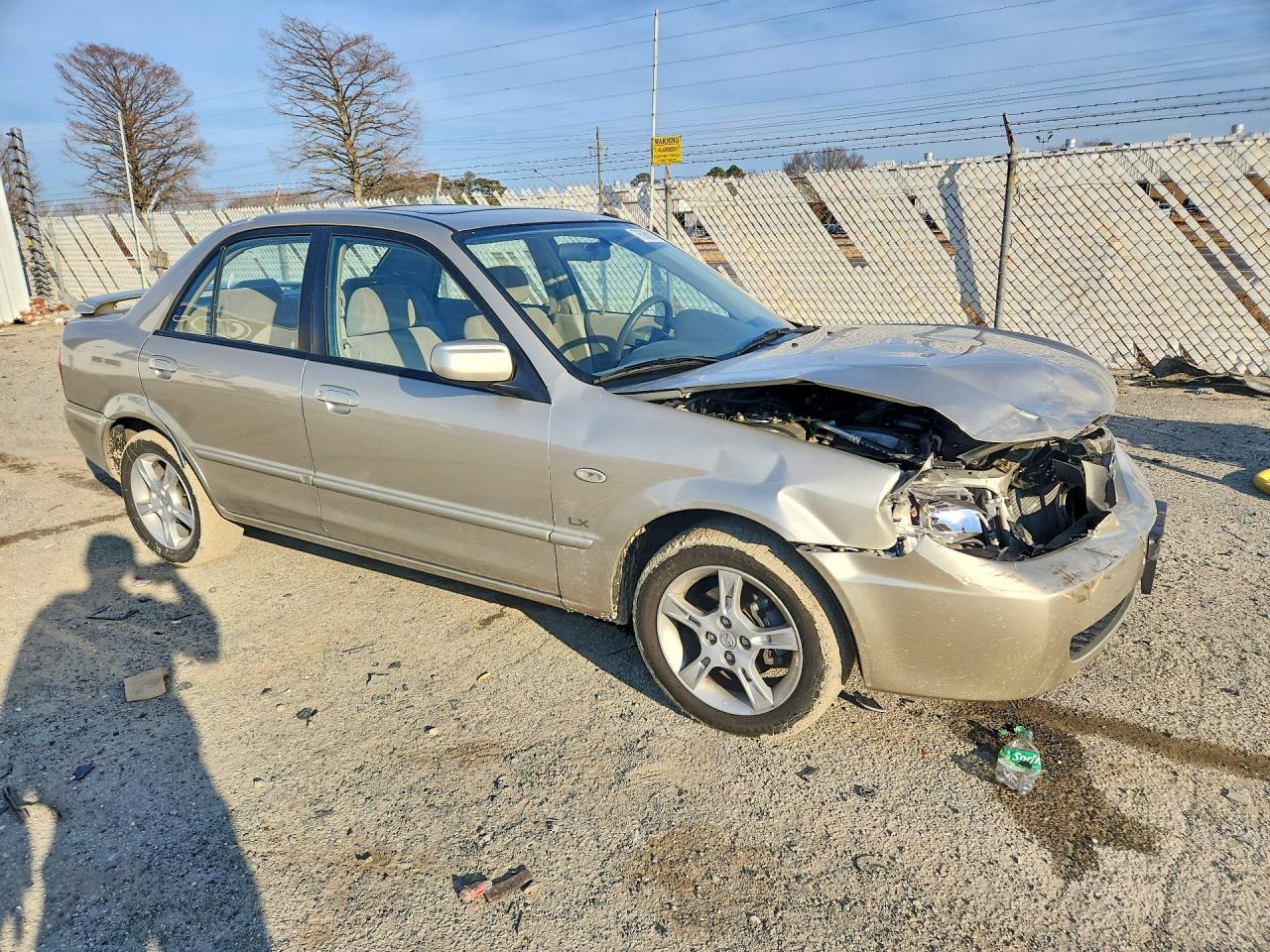 2003 Mazda Protege Dx Золотой vin: JM1BJ225830108526