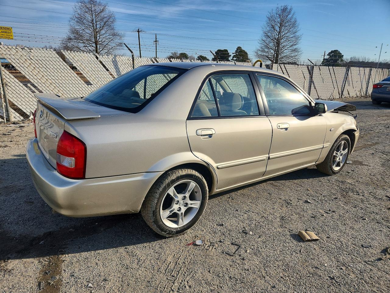 2003 Mazda Protege Dx Золотой vin: JM1BJ225830108526