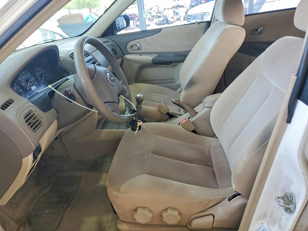 2002 Mazda Protege Dx White vin: JM1BJ225920559690