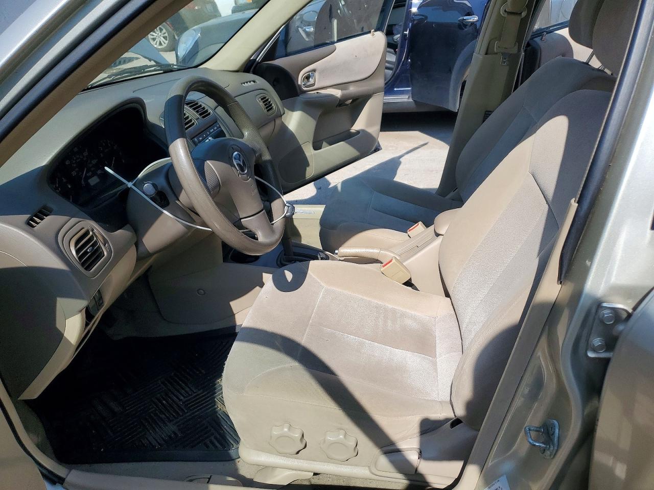 2003 Mazda Protege Dx Beige vin: JM1BJ225X31203163