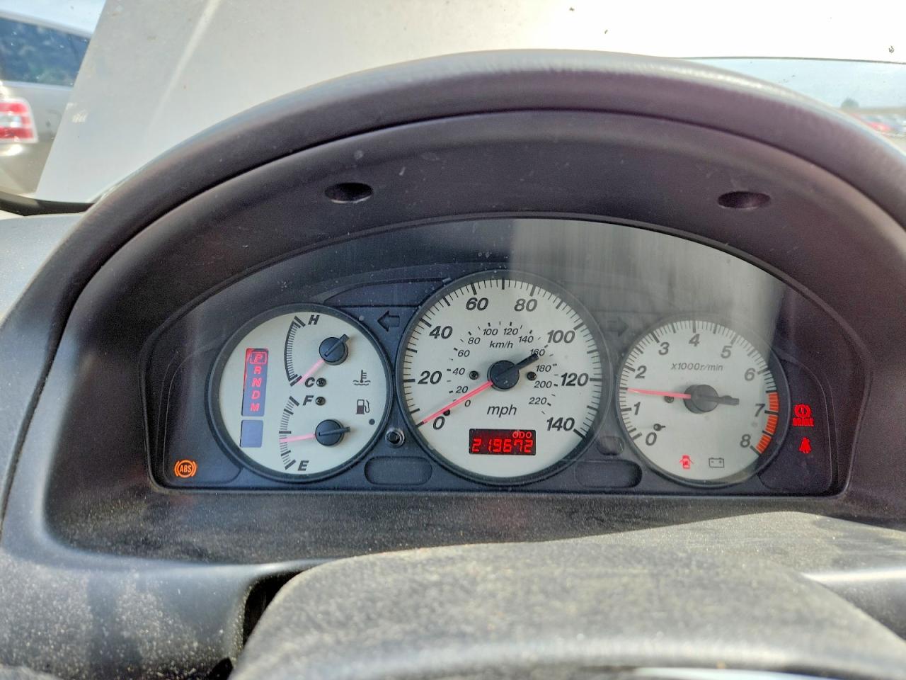 2003 Mazda Protege Dx Beige vin: JM1BJ226131206624