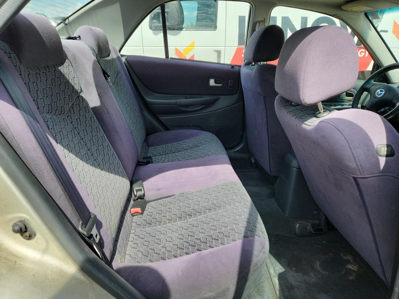 2003 Mazda Protege Dx Beige vin: JM1BJ226131206624