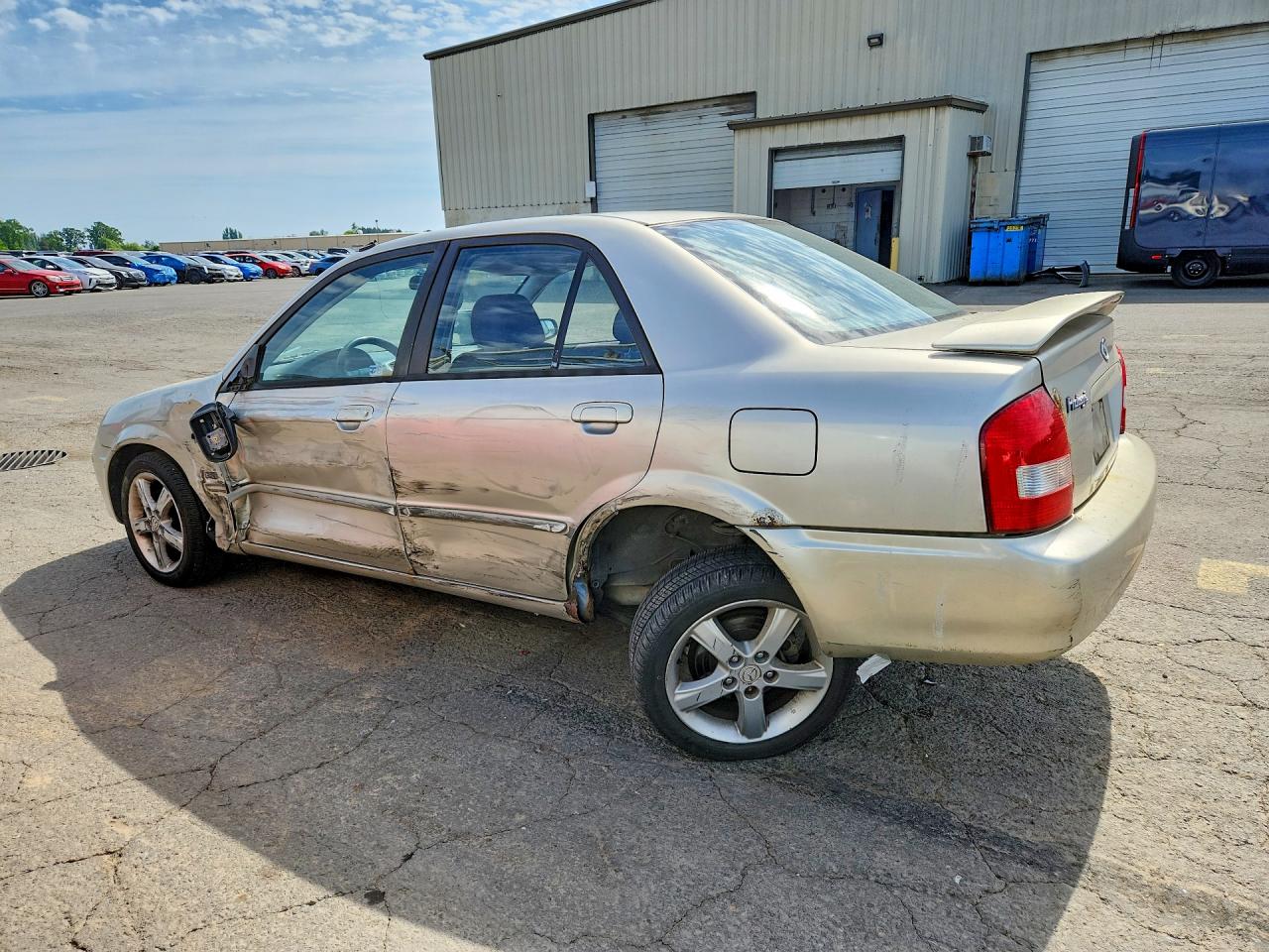 2003 Mazda Protege Dx Beige vin: JM1BJ226131206624