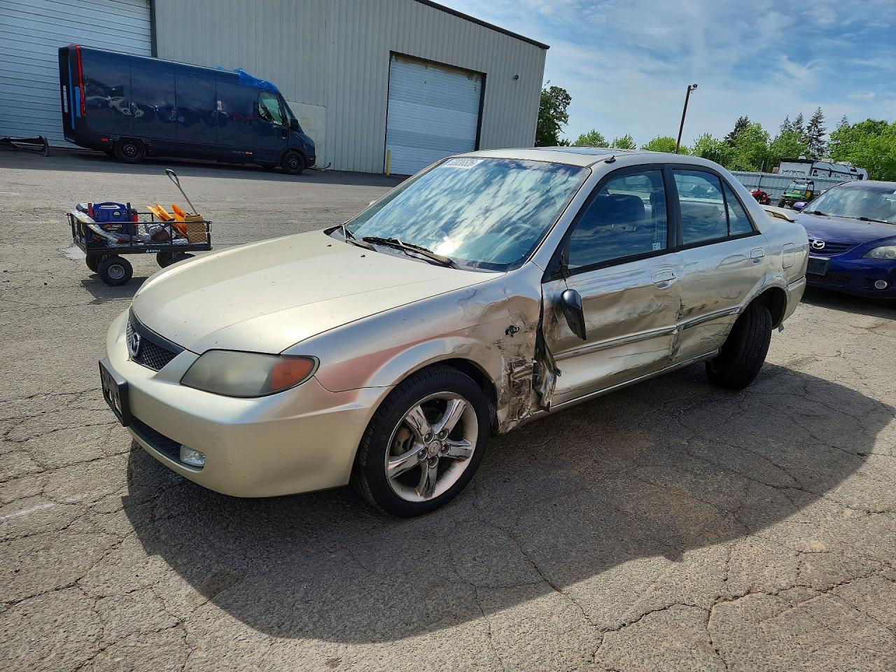 2003 Mazda Protege Dx Beige vin: JM1BJ226131206624