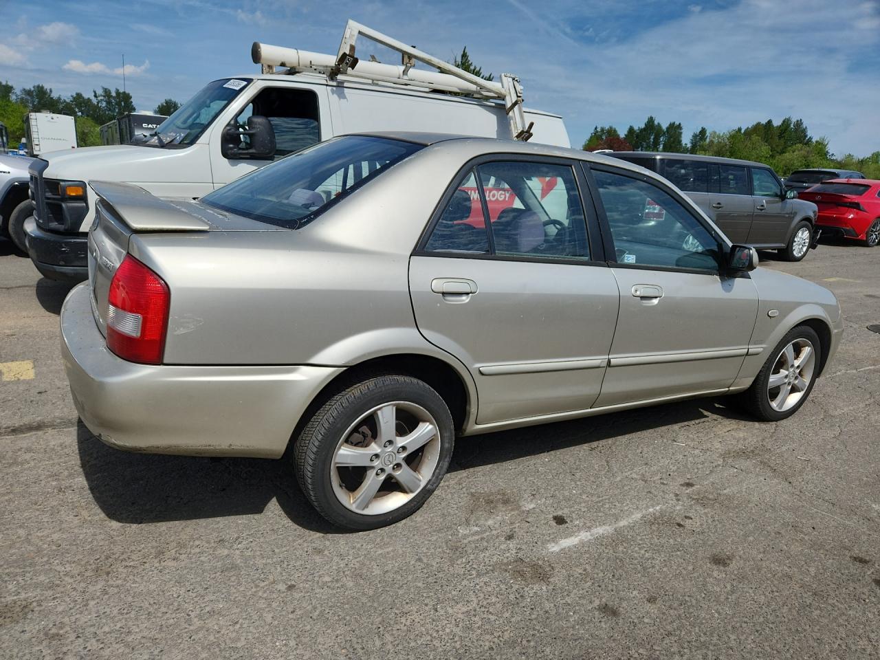2003 Mazda Protege Dx Beige vin: JM1BJ226131206624