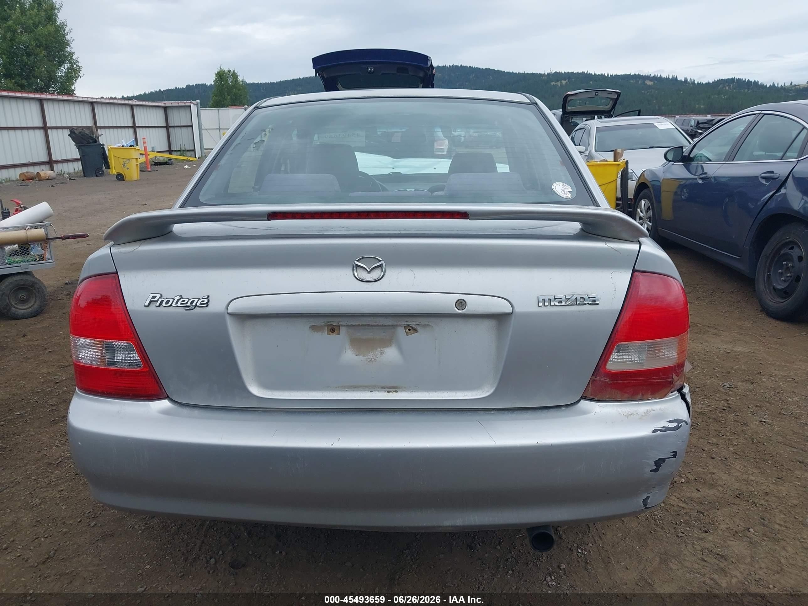 2002 Mazda Protege Dx/es/lx White vin: JM1BJ226320638927