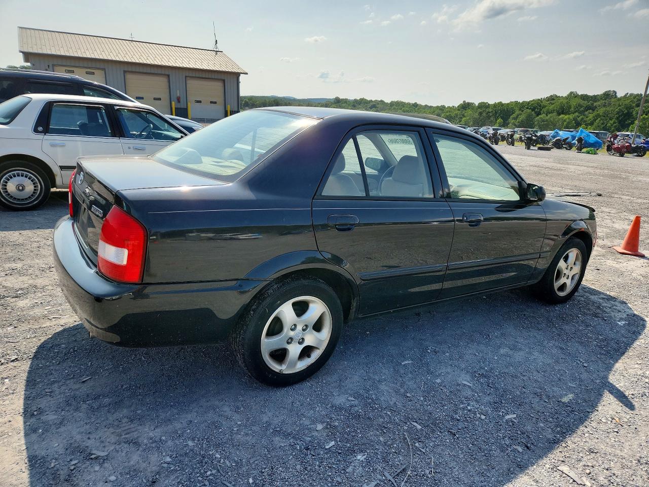 2002 Mazda Protege Dx Black vin: JM1BJ226X21555098