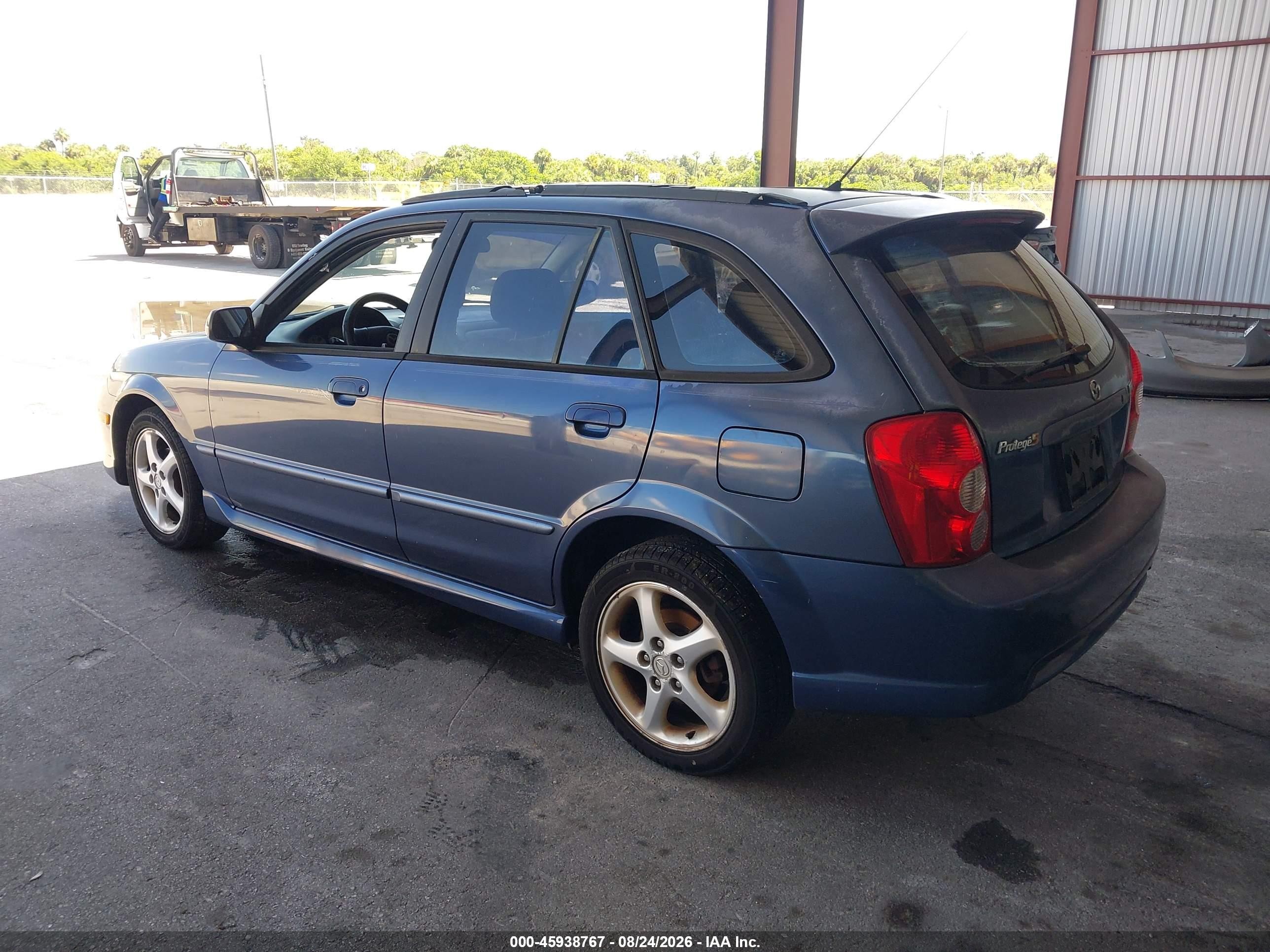 2002 Mazda Protege5   Blue vin: JM1BJ245021465334