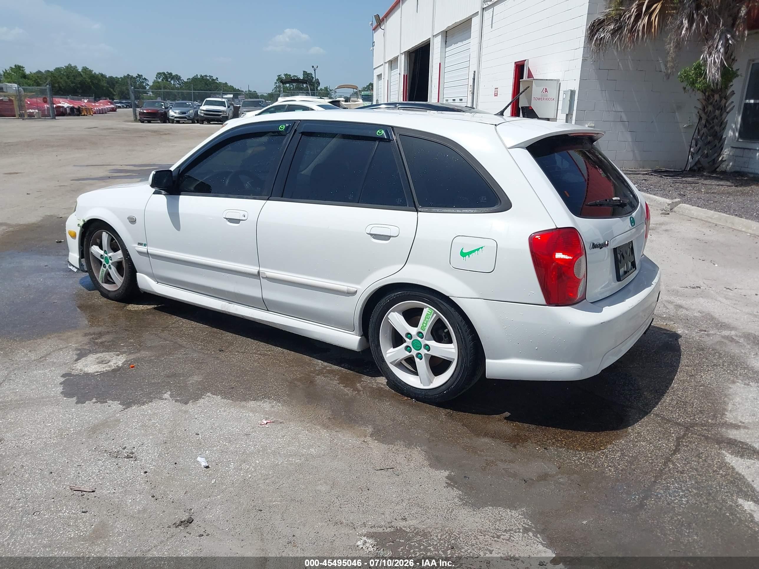 2003 Mazda Protege5   White vin: JM1BJ246031186654