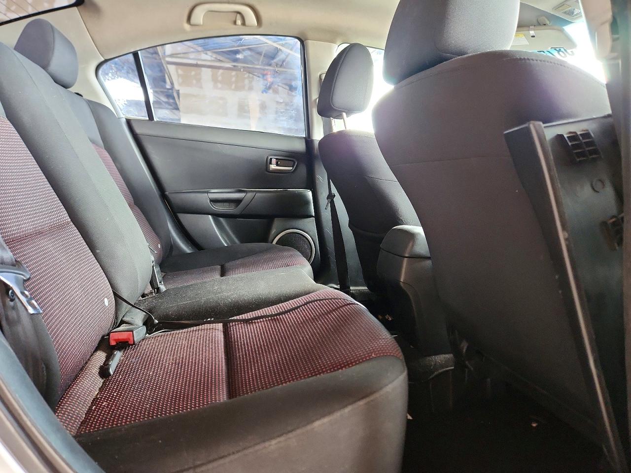 2005 Mazda 3 S Silver vin: JM1BK123051251814