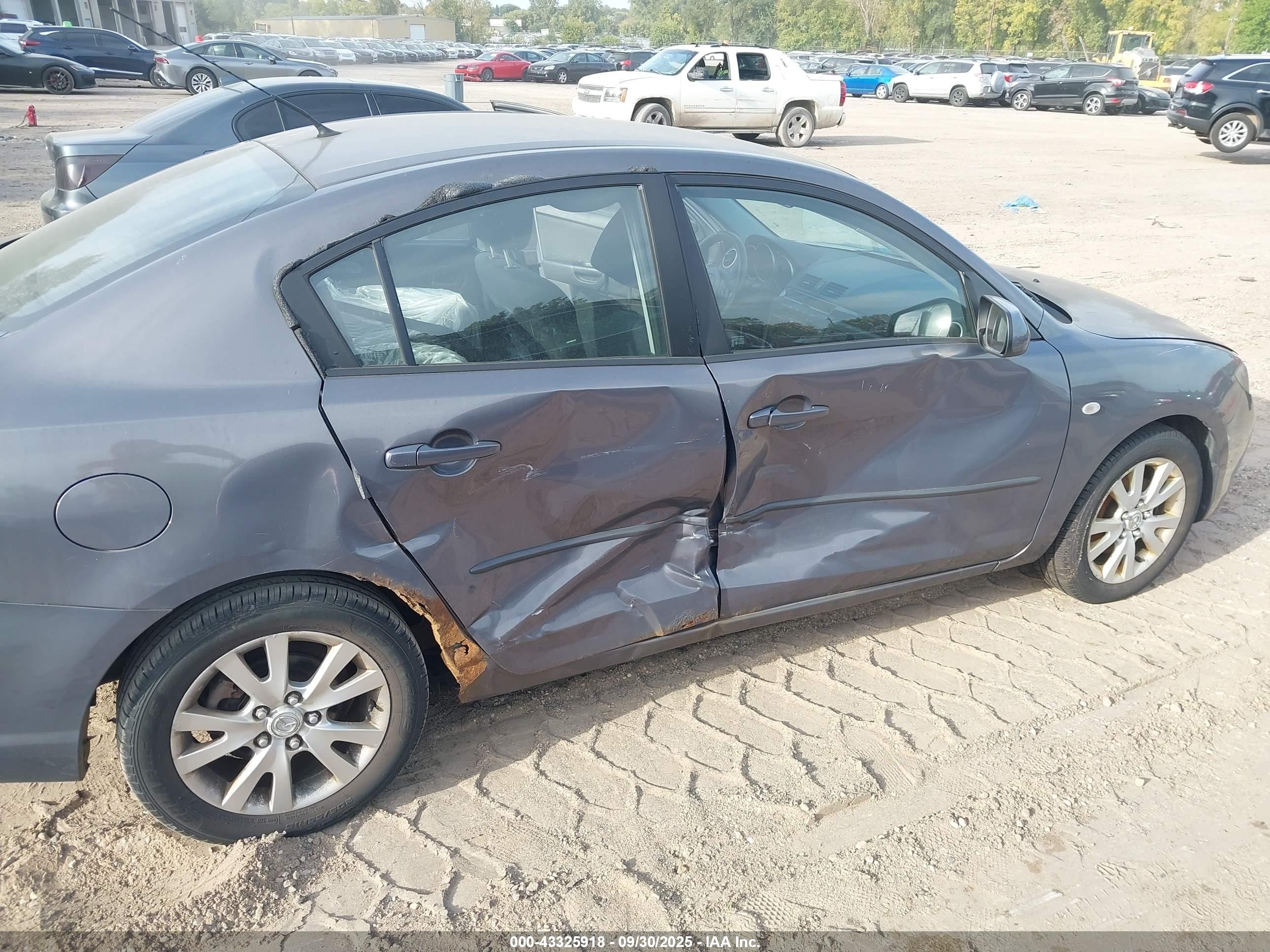 2007 Mazda 3 I Серый vin: JM1BK12F071628879