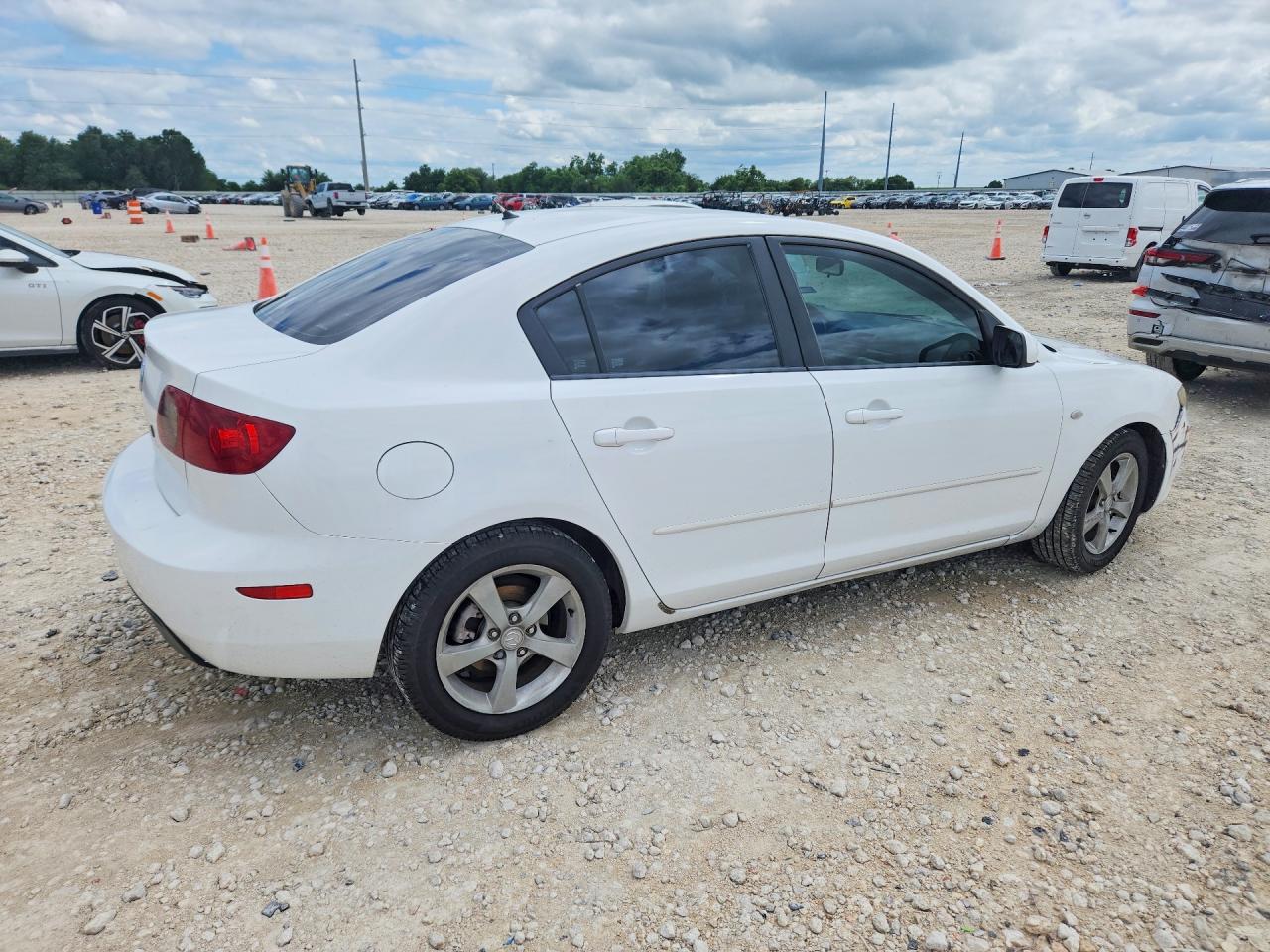 2004 Mazda 3 I White vin: JM1BK12F141130136