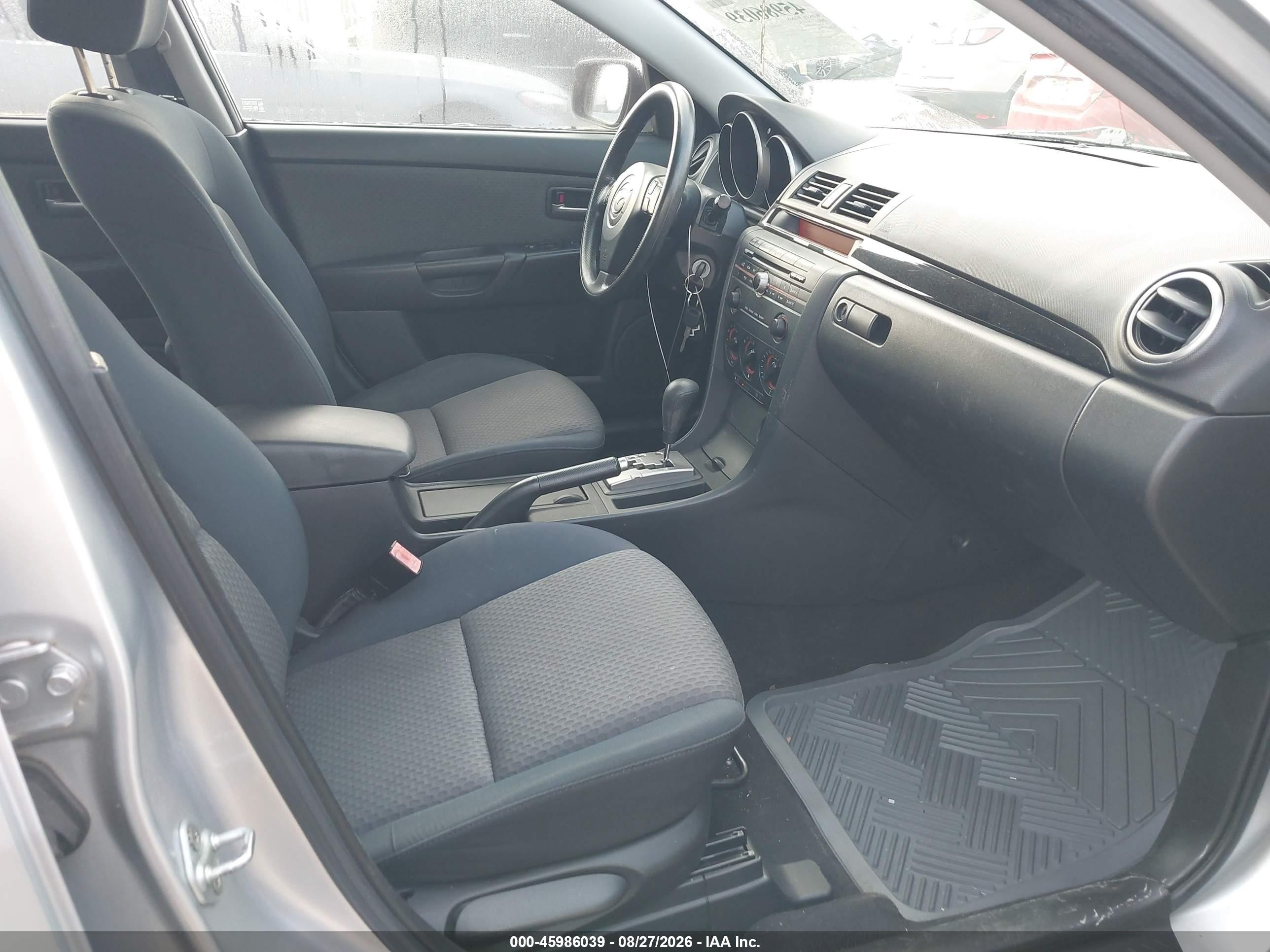 2005 Mazda Mazda3 I Silver vin: JM1BK12F151298151