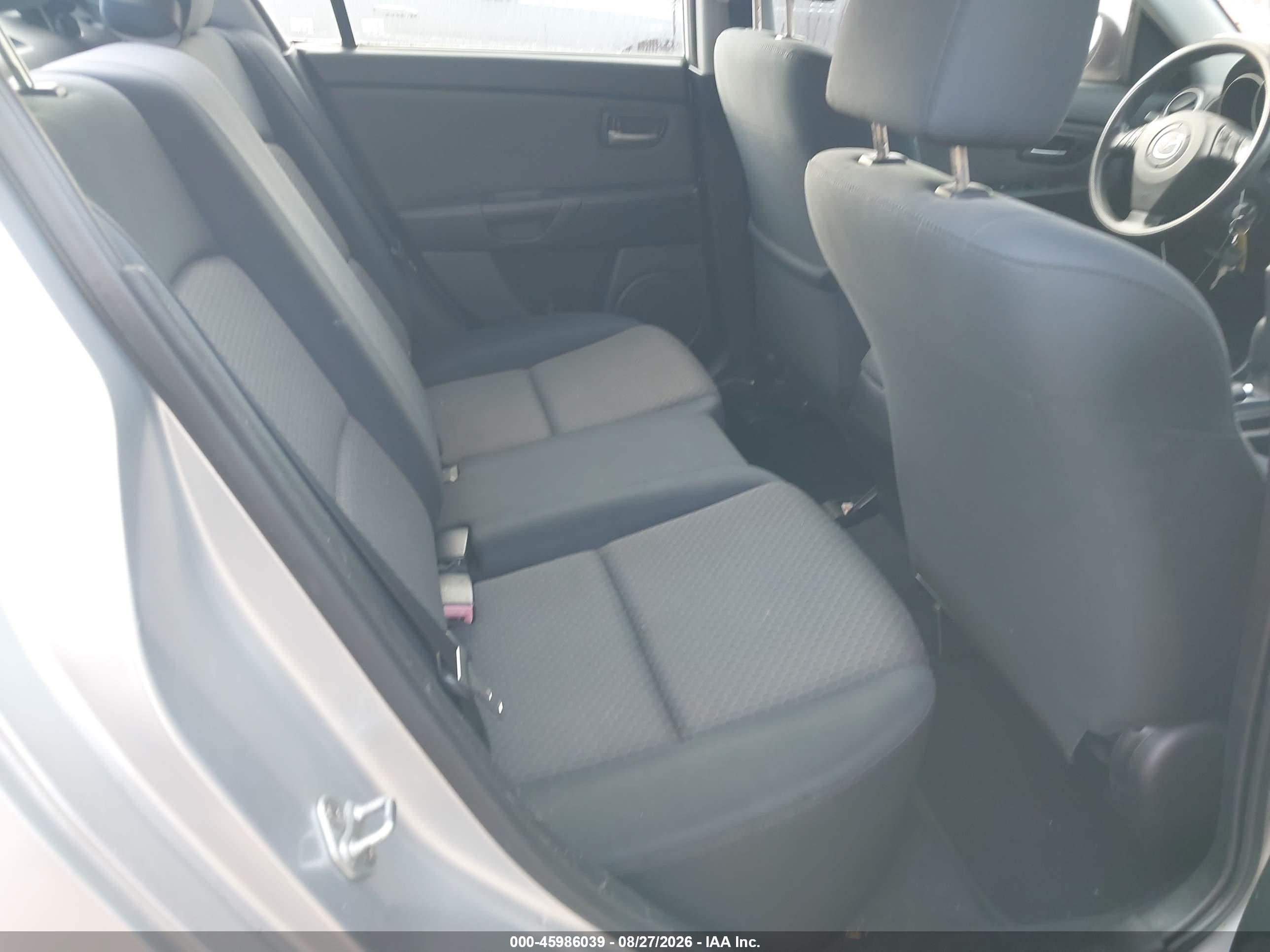2005 Mazda Mazda3 I Silver vin: JM1BK12F151298151